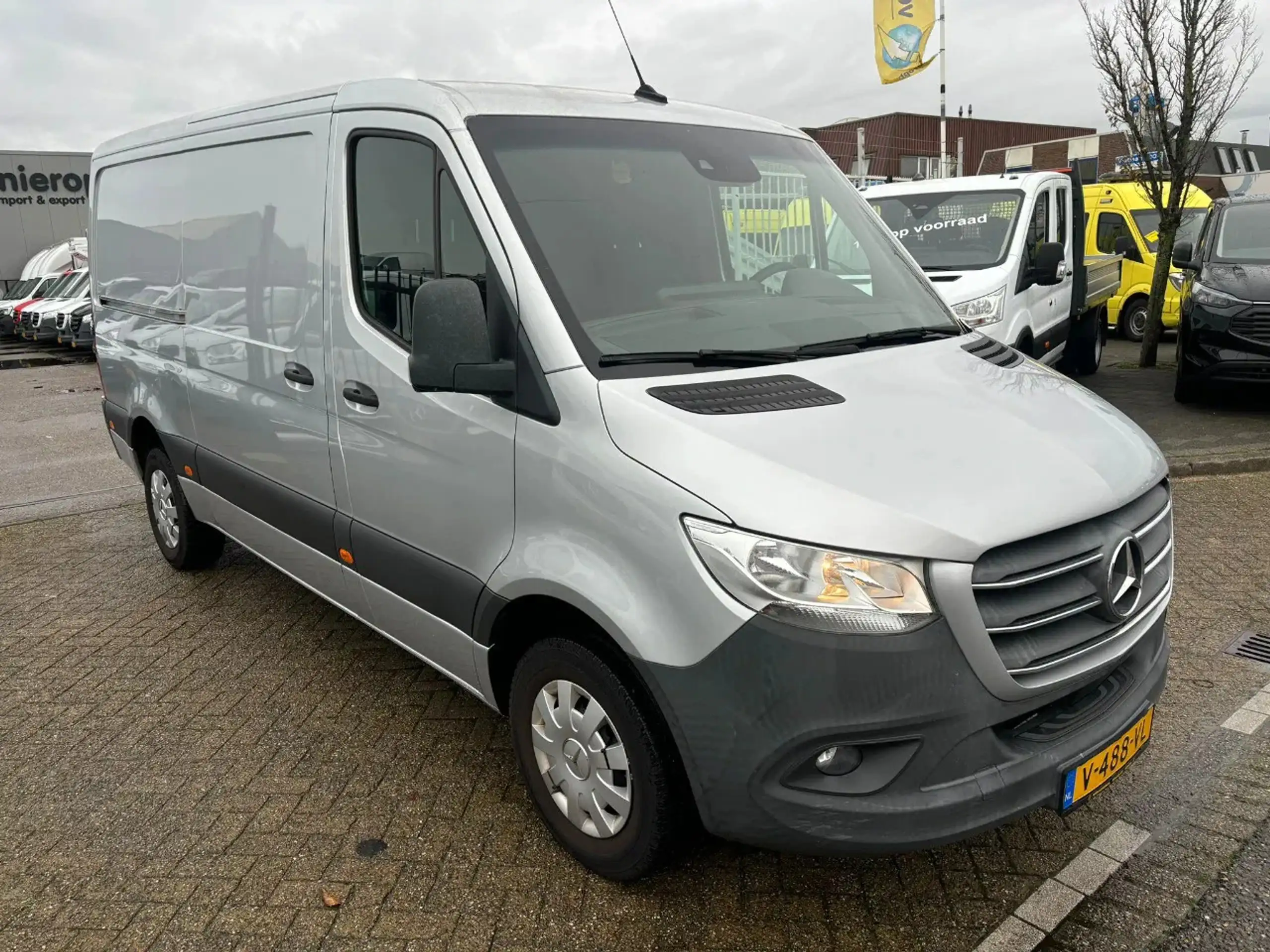 Mercedes-Benz - Sprinter