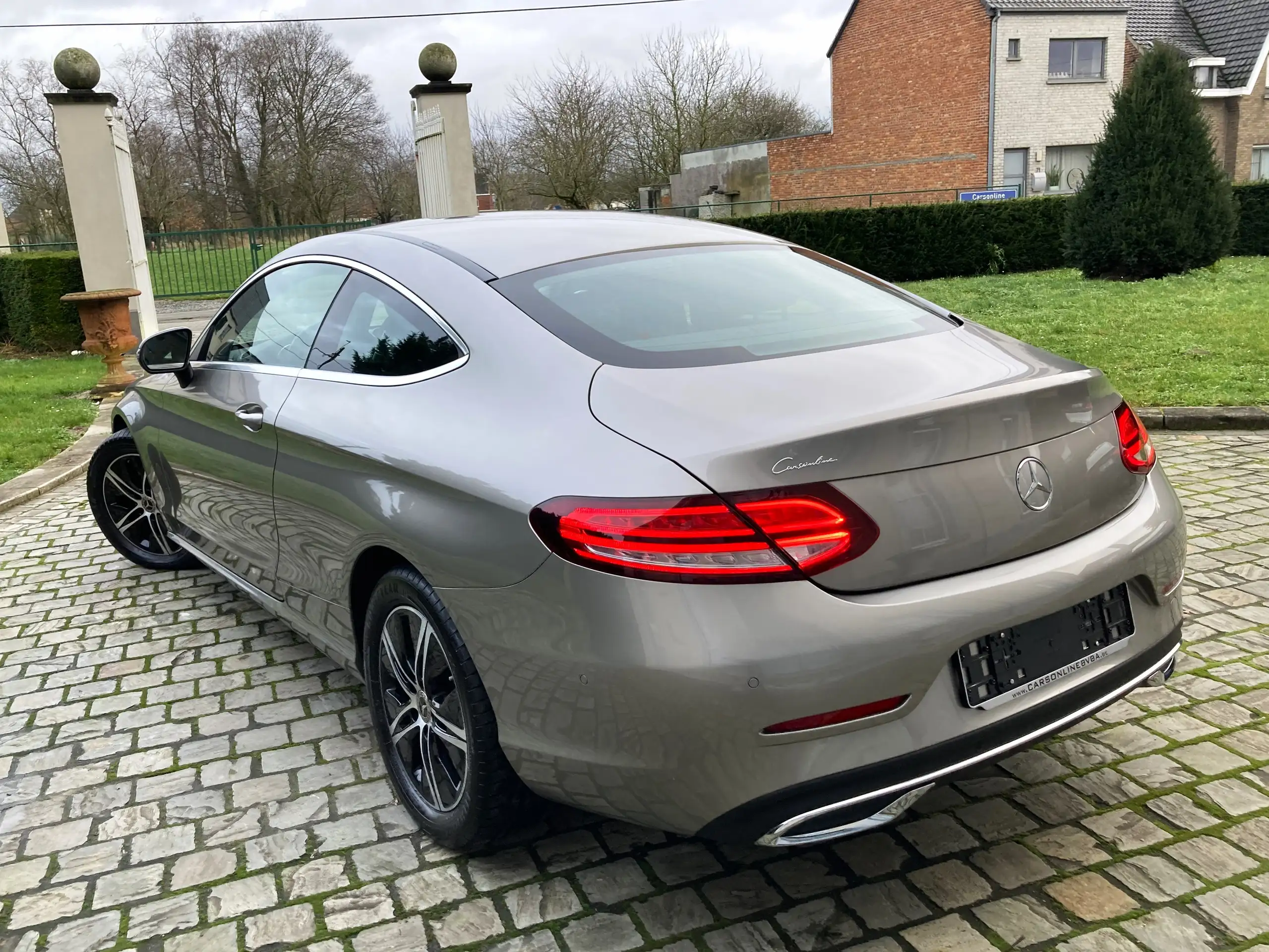 Mercedes-Benz - C 220