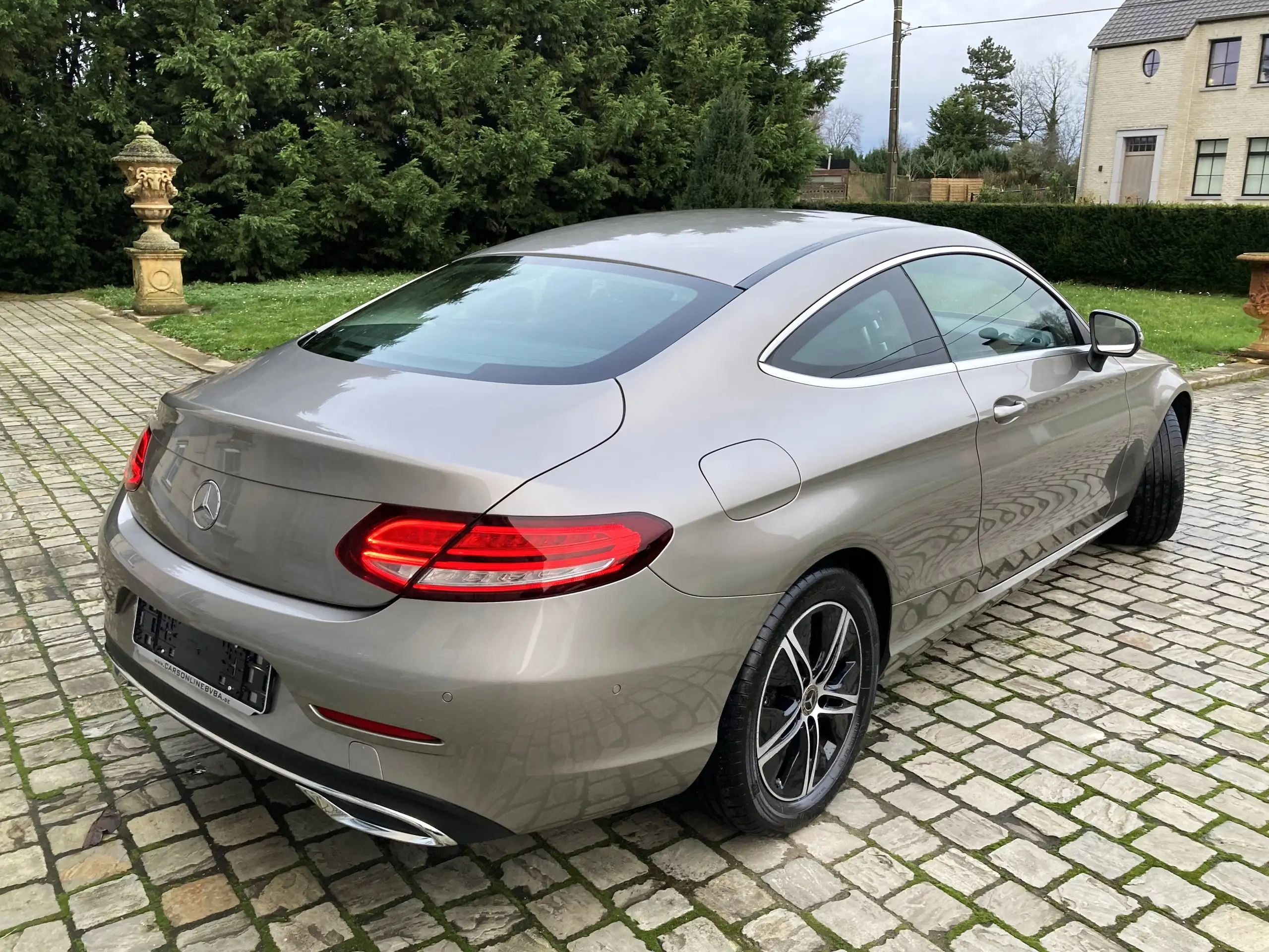 Mercedes-Benz - C 220