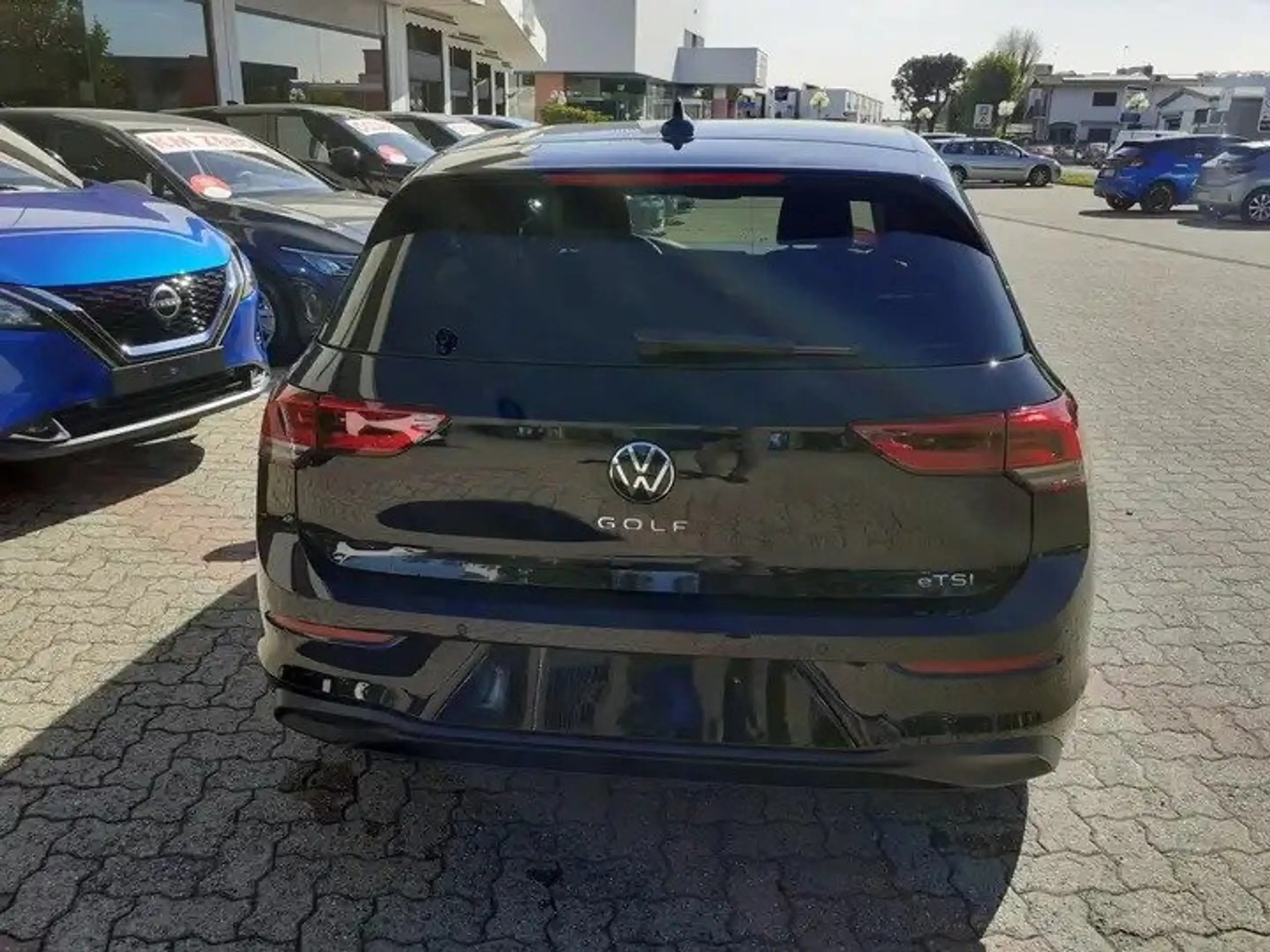 Volkswagen - Golf