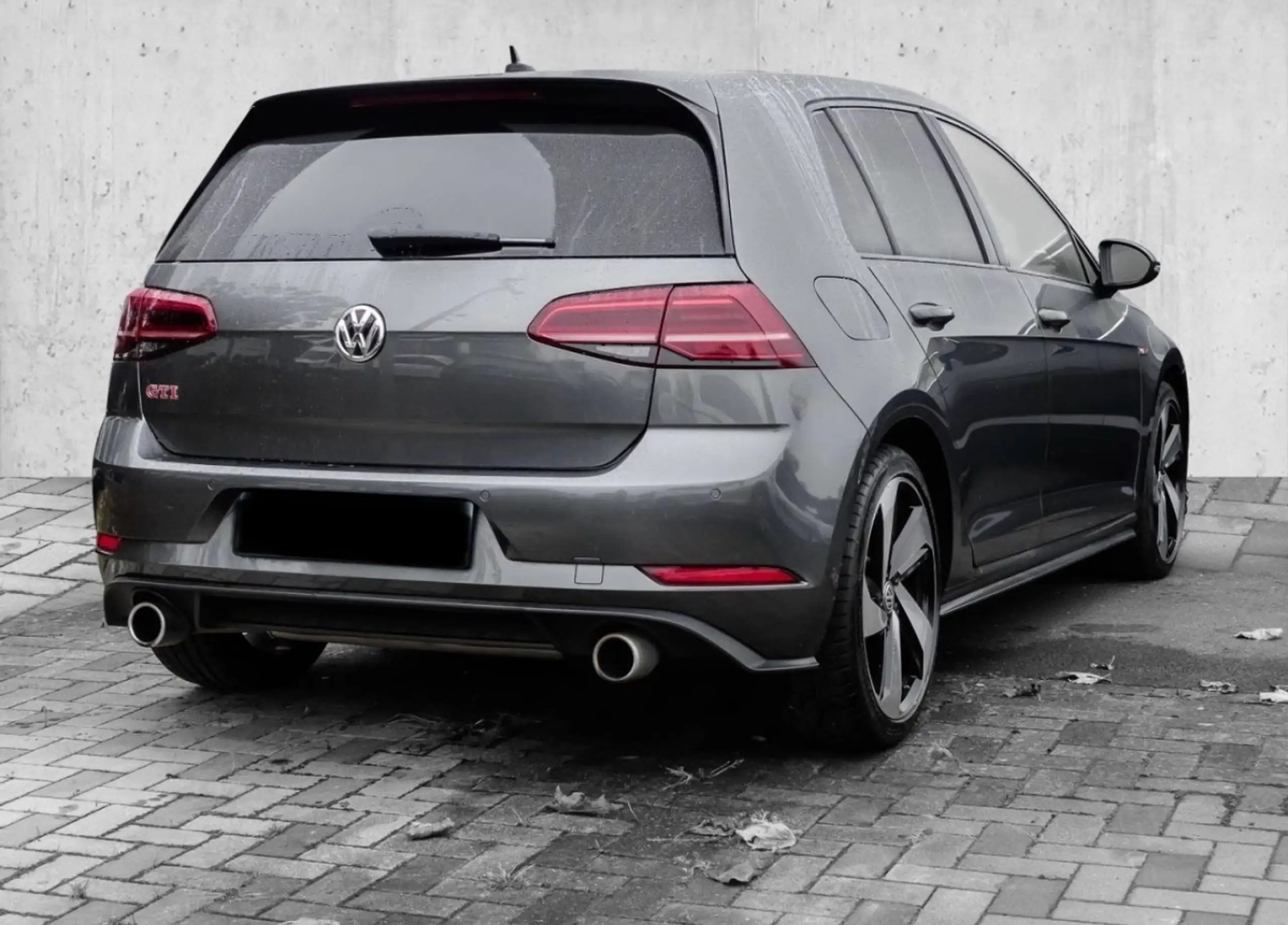 Volkswagen - Golf GTI