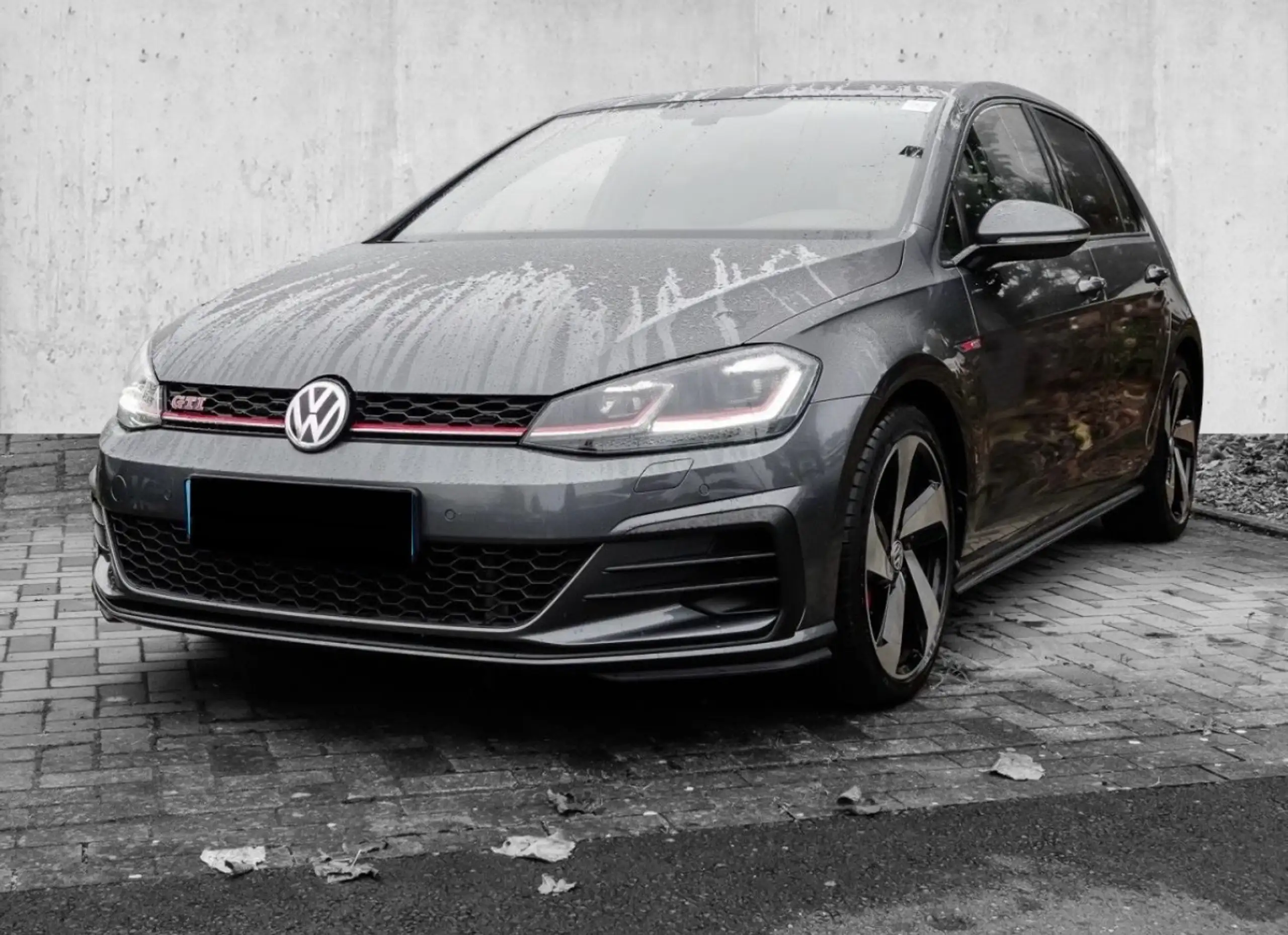 Volkswagen - Golf GTI