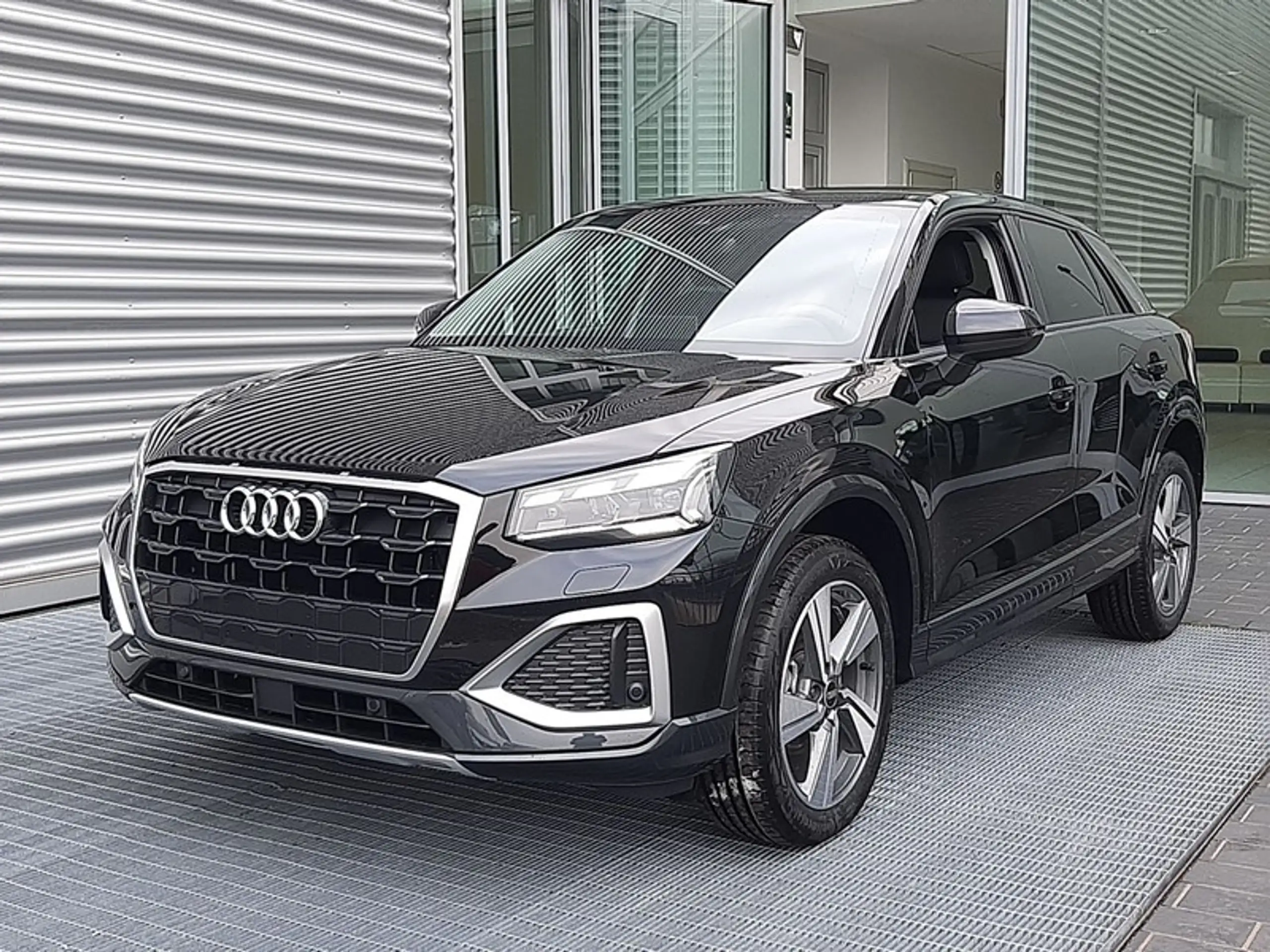 Audi - Q2