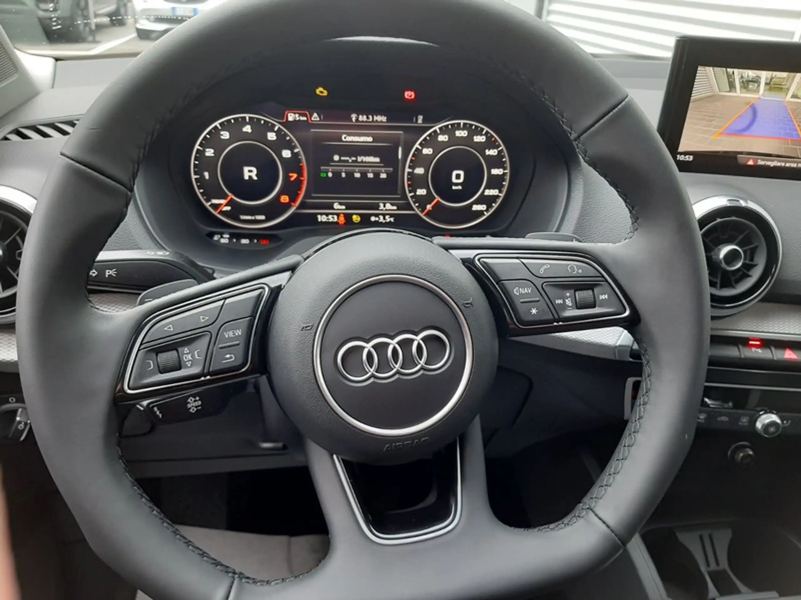 Audi - Q2