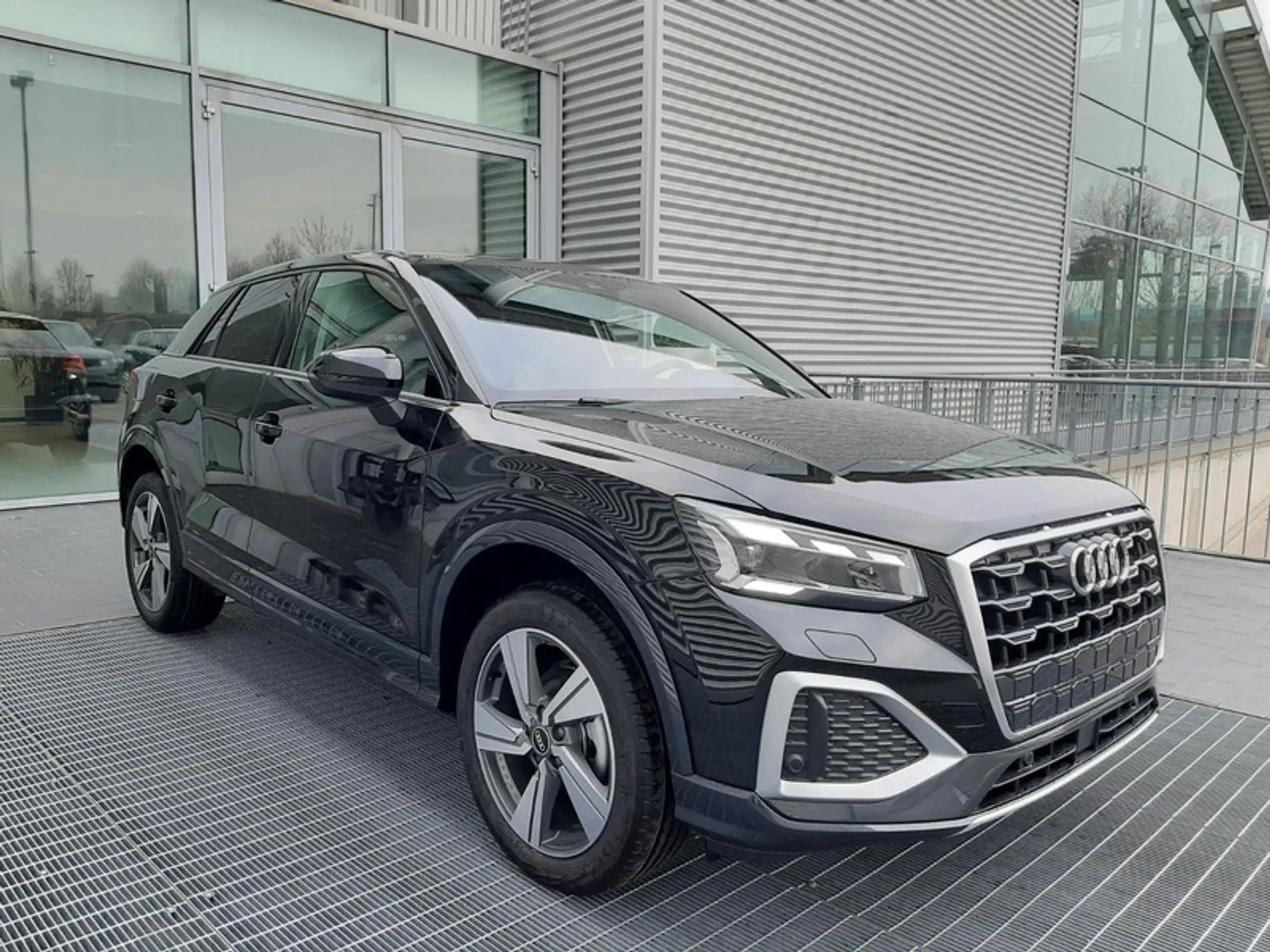 Audi - Q2