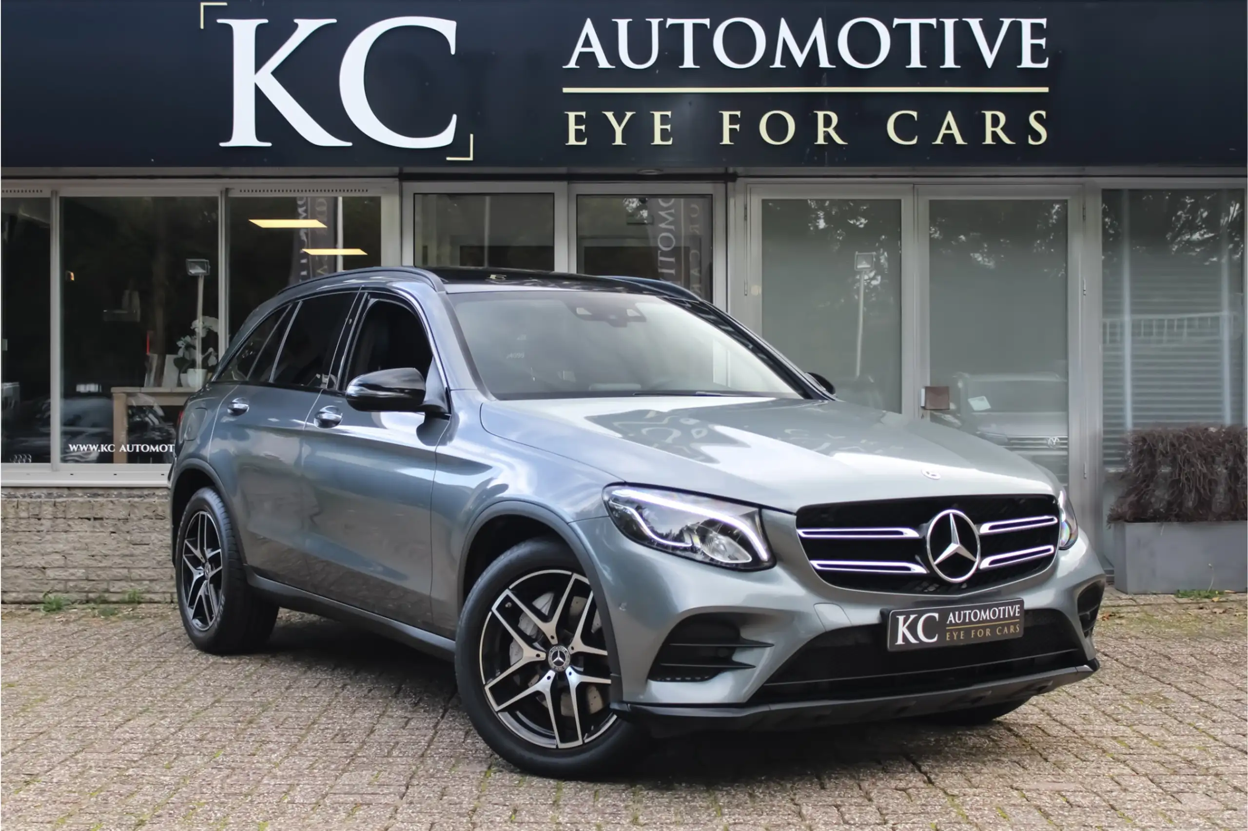 Mercedes-Benz - GLC 250