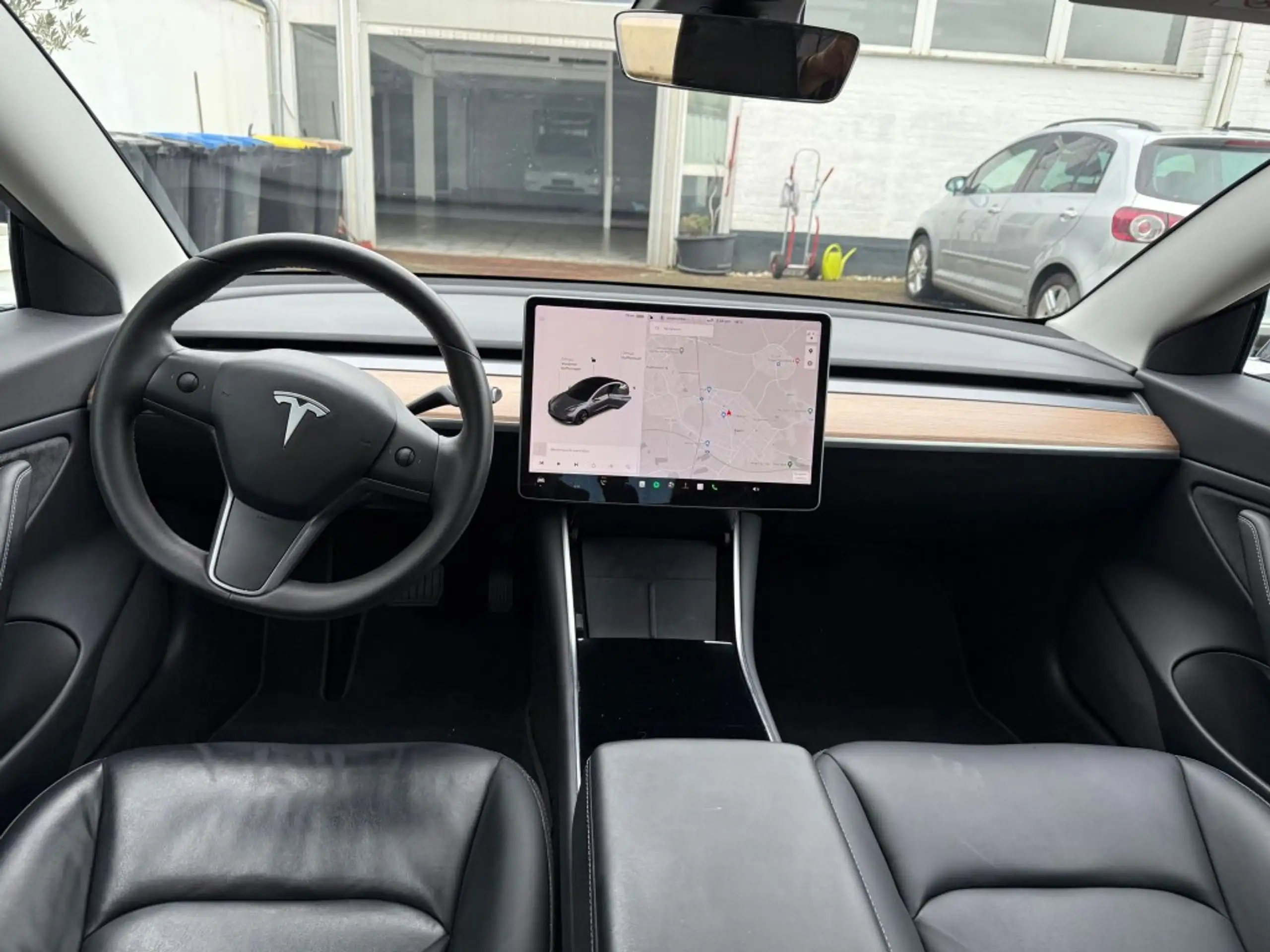 Tesla - Model 3