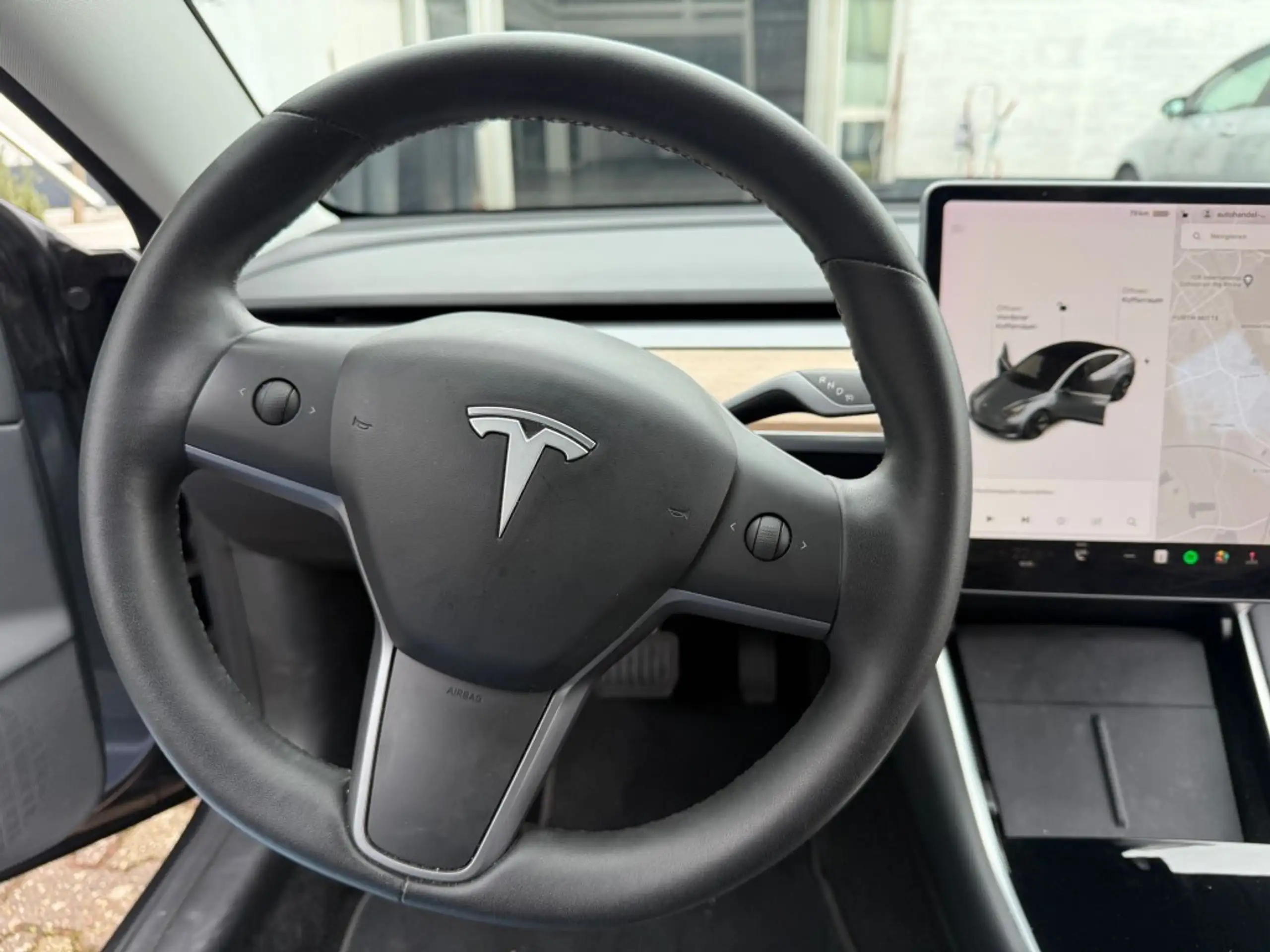 Tesla - Model 3