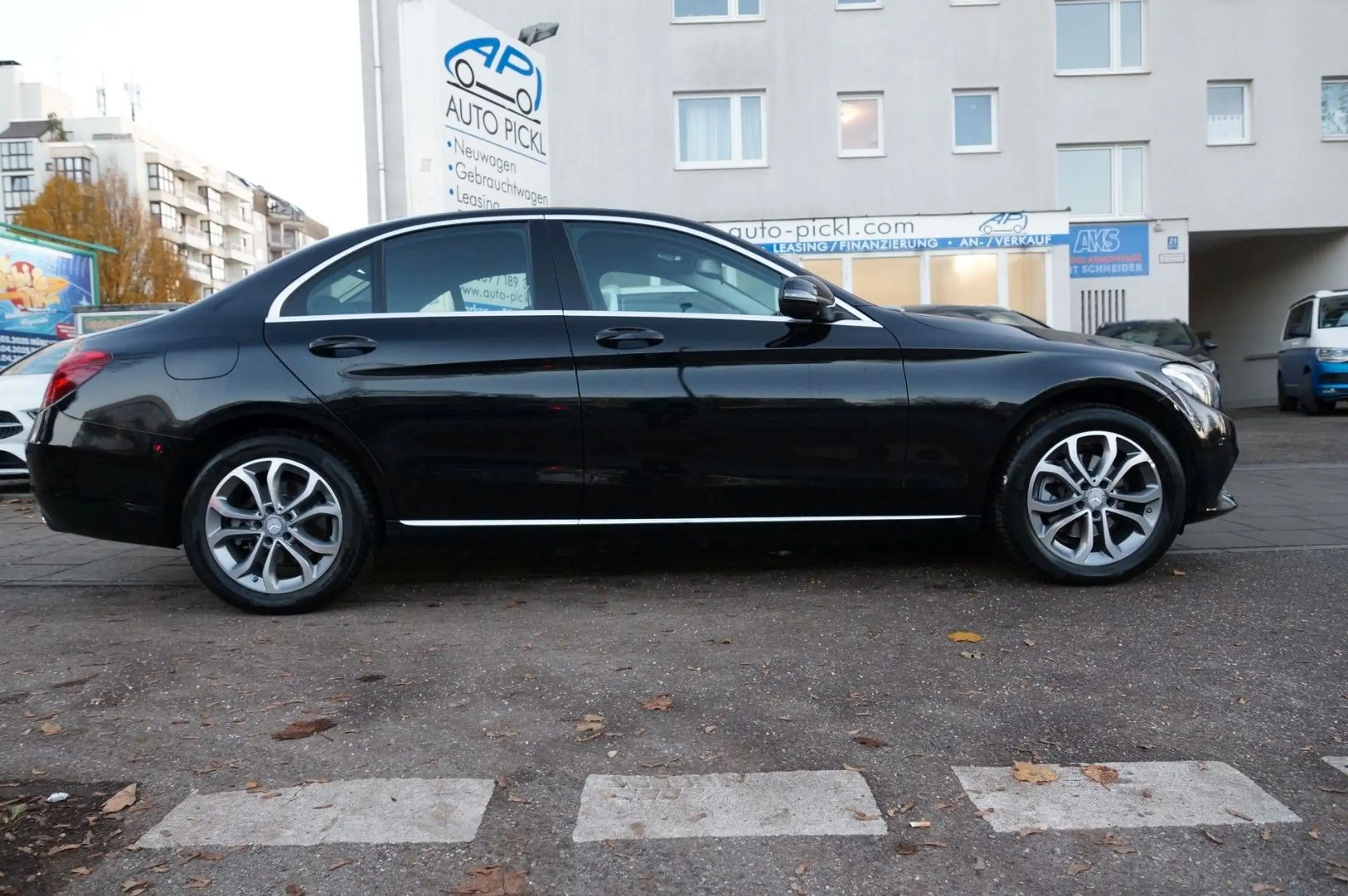 Mercedes-Benz - C 220