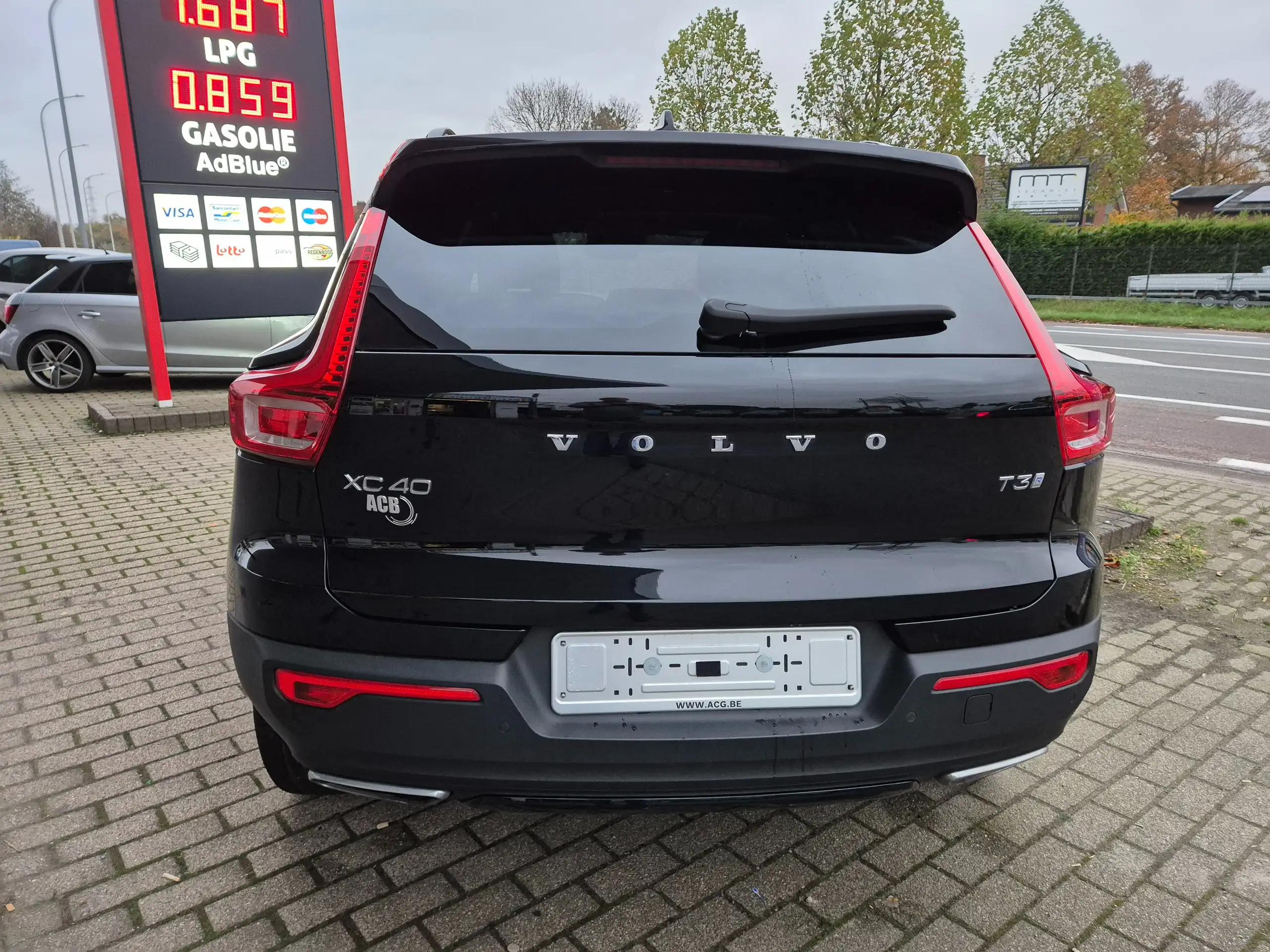 Volvo - XC40