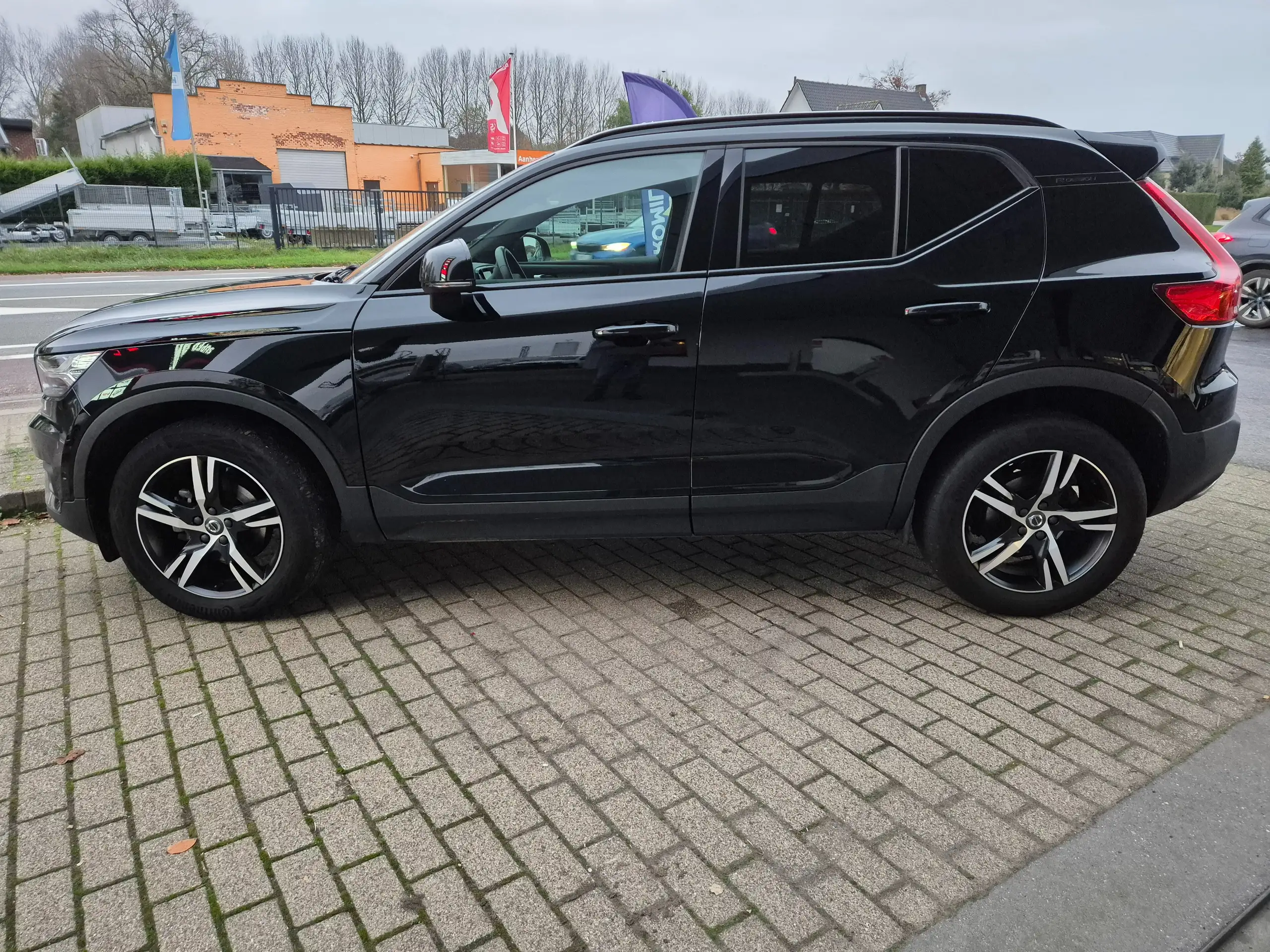 Volvo - XC40