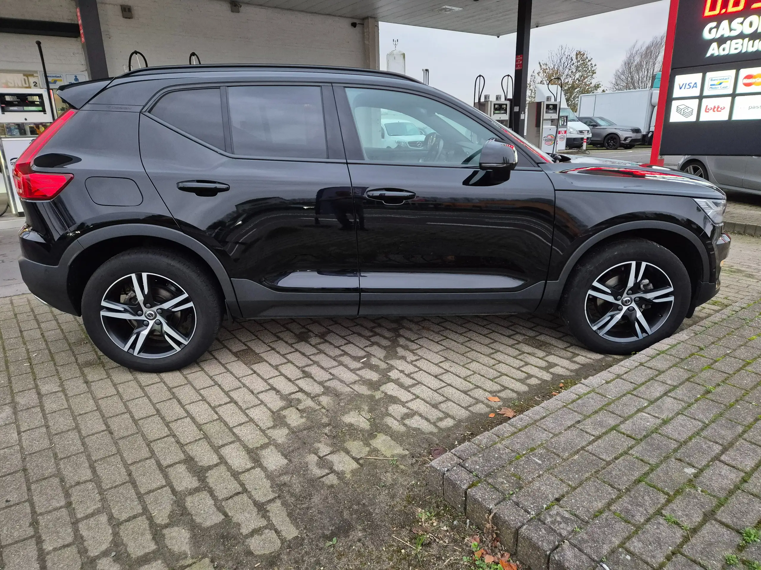 Volvo - XC40