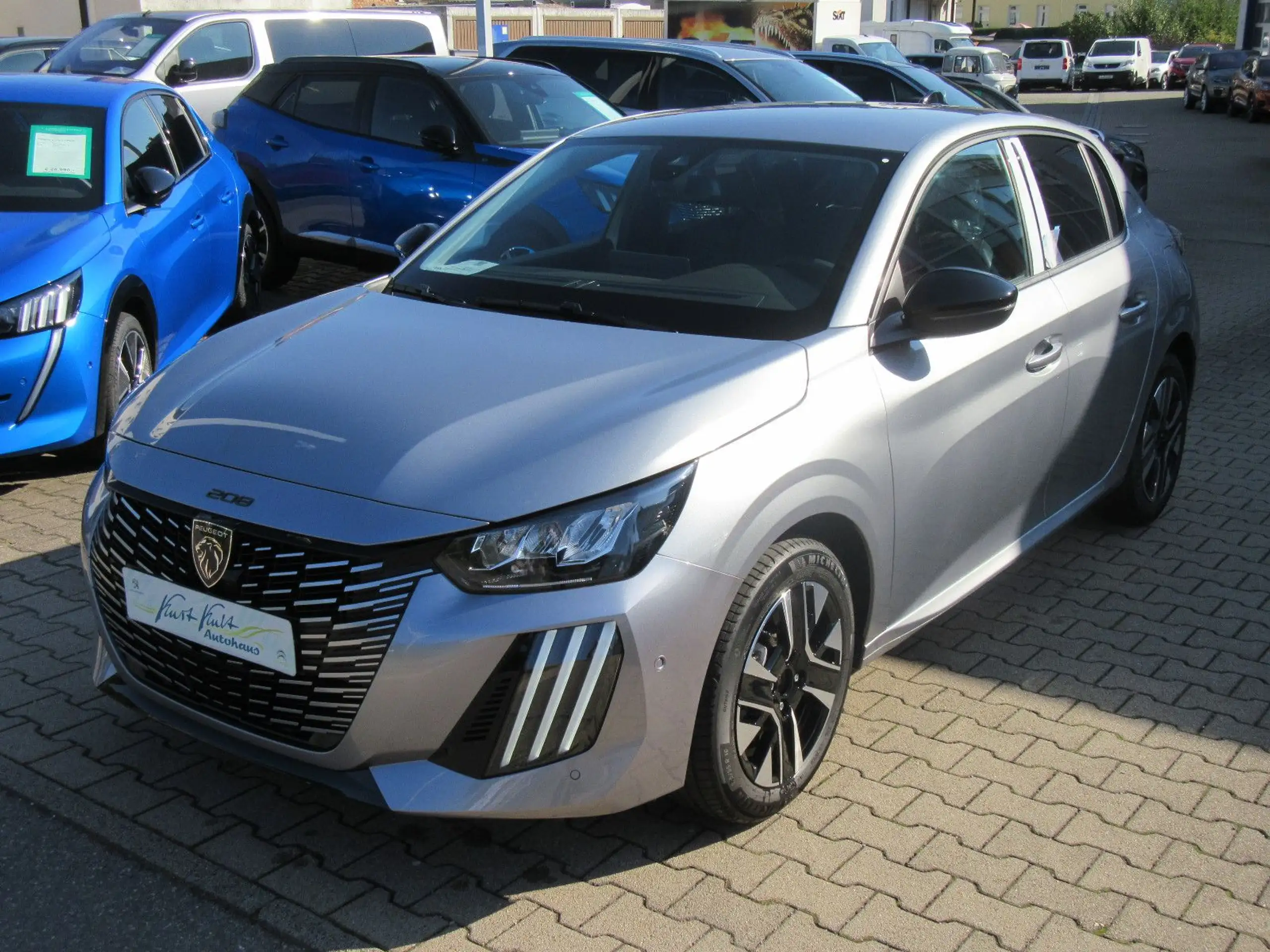 Peugeot - 208