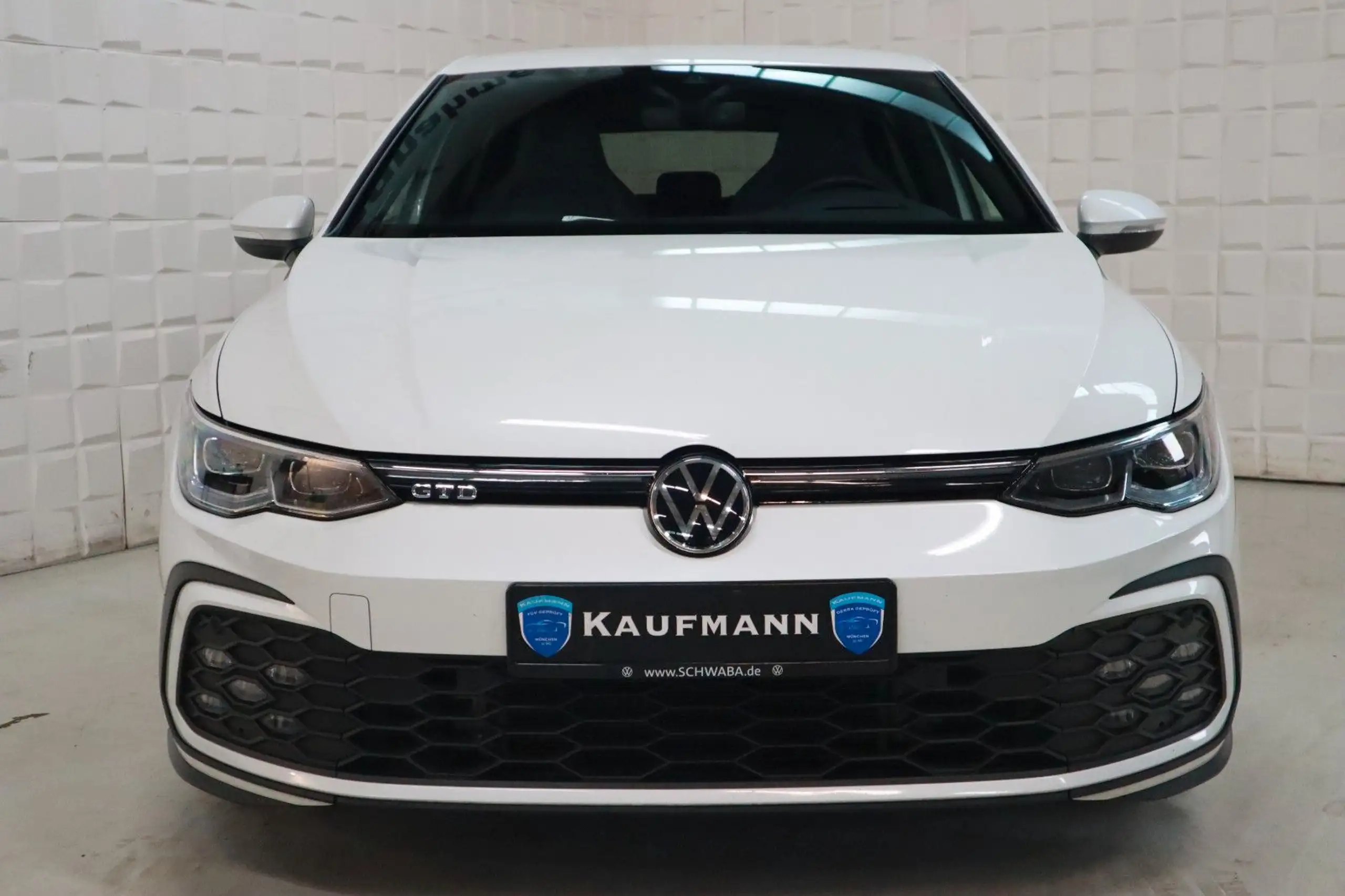 Volkswagen - Golf