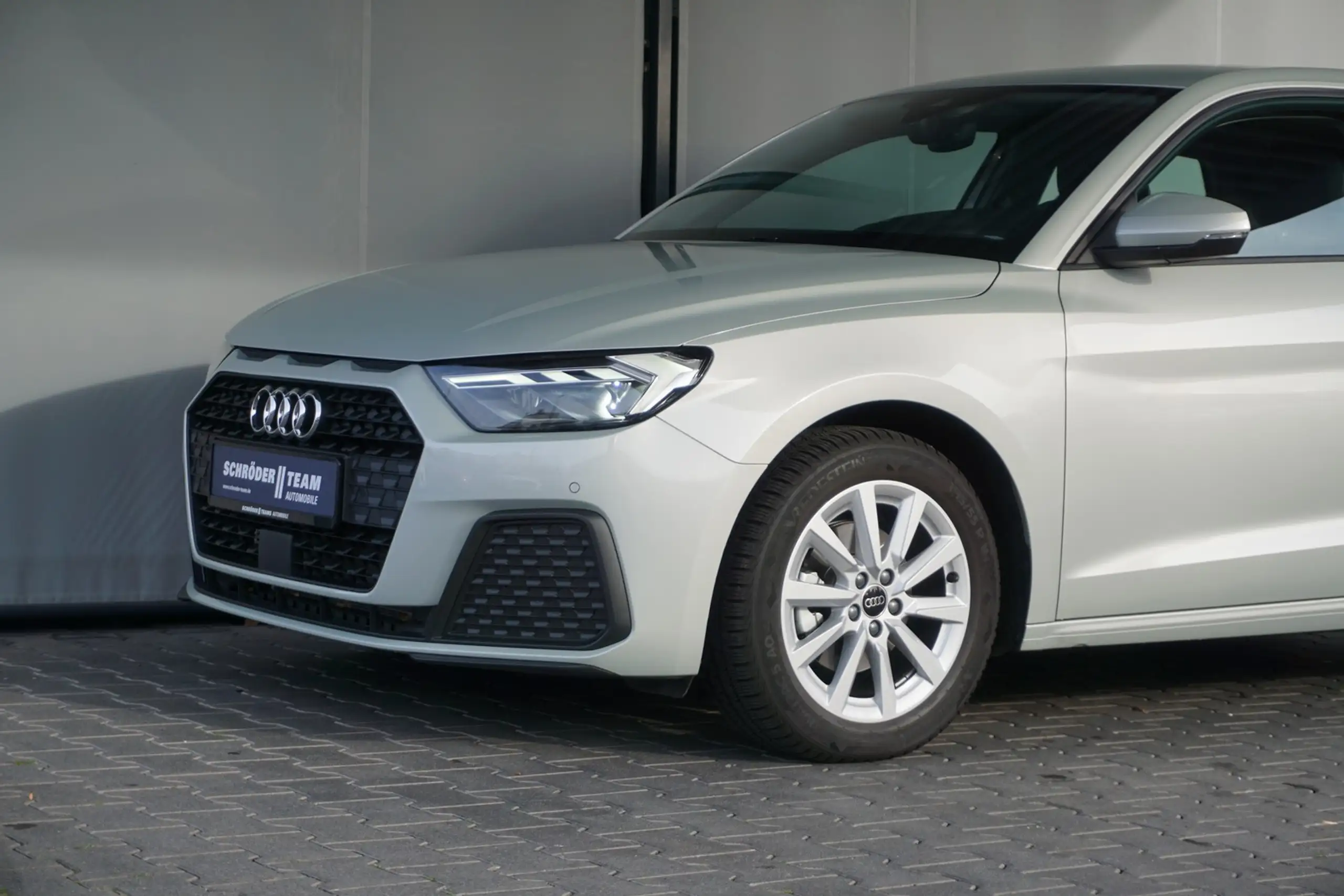 Audi - A1