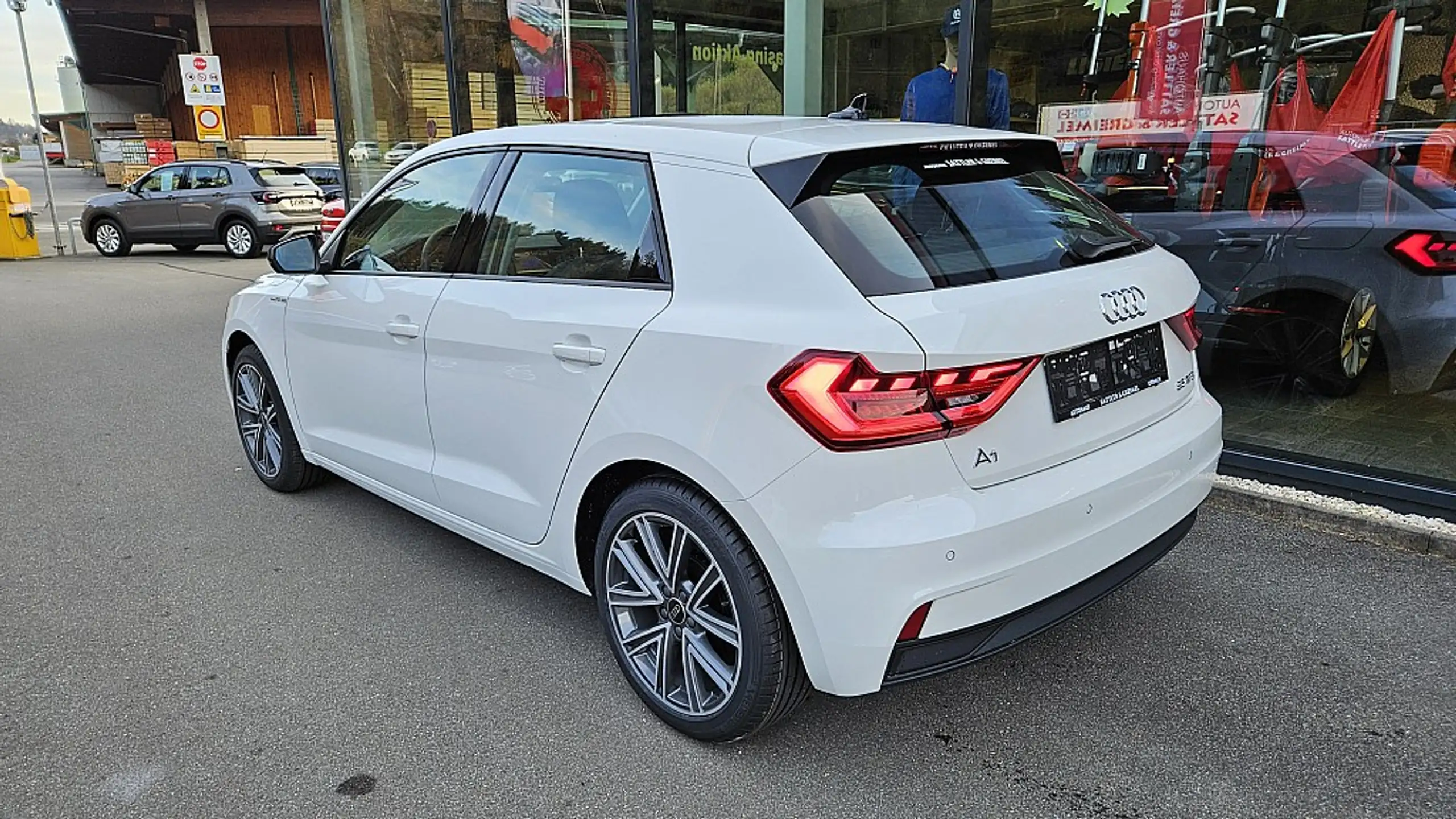 Audi - A1