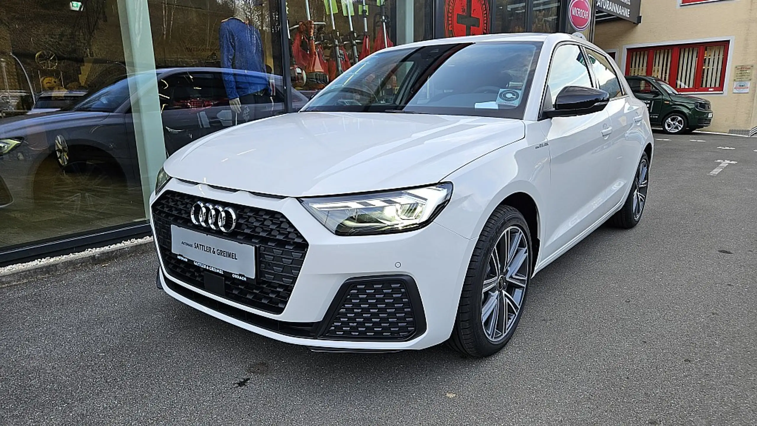 Audi - A1