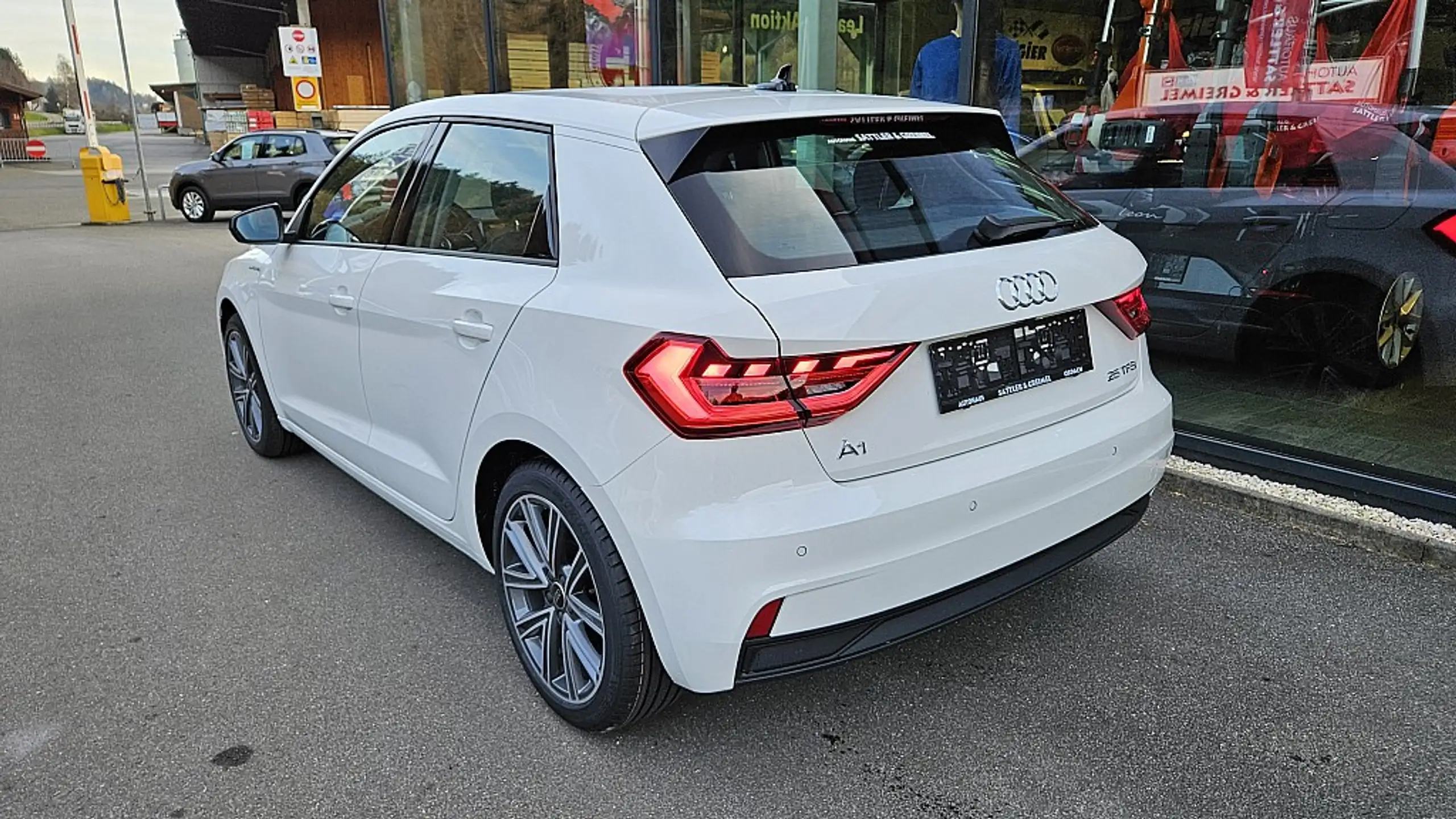 Audi - A1