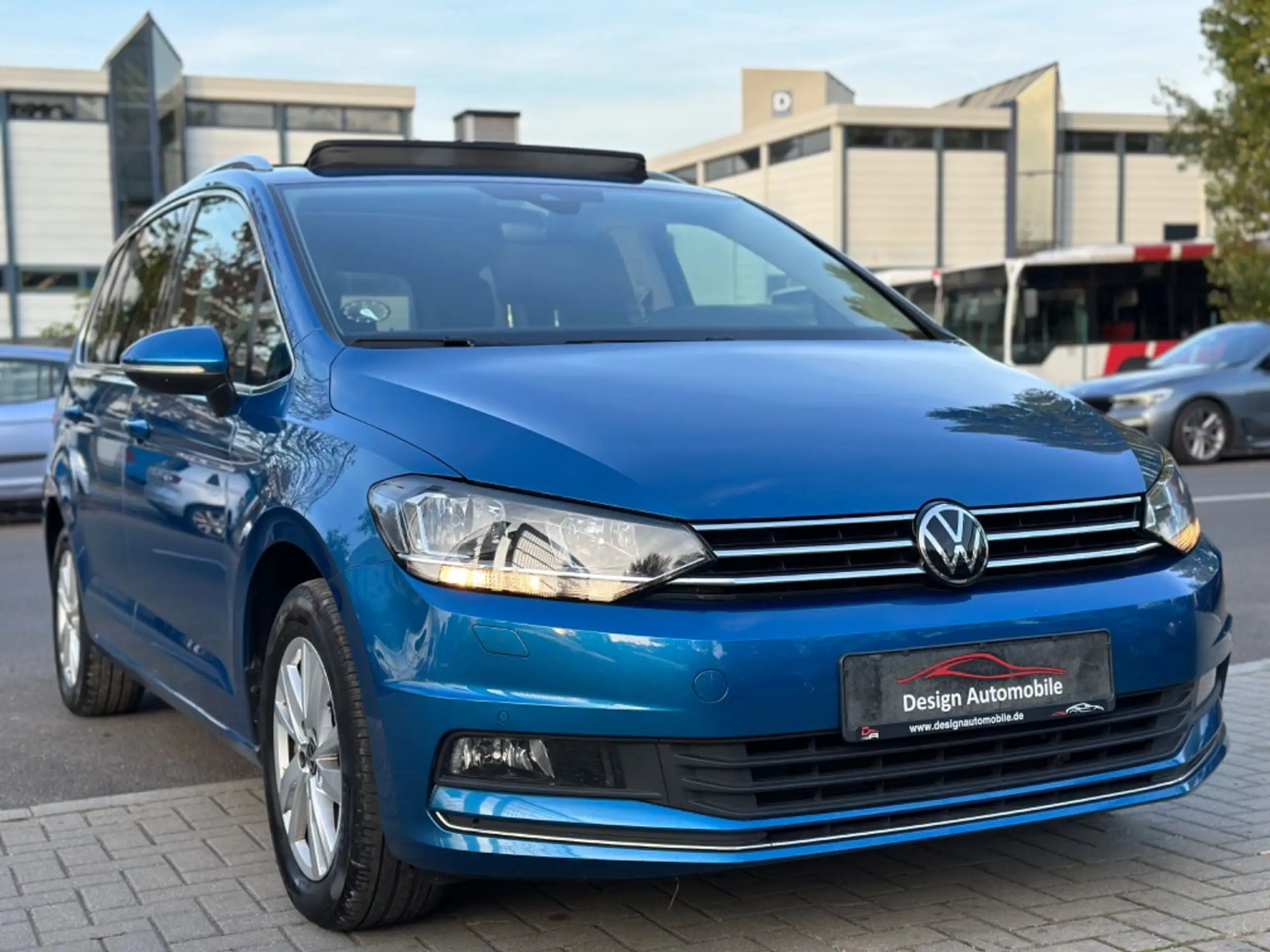 Volkswagen - Touran