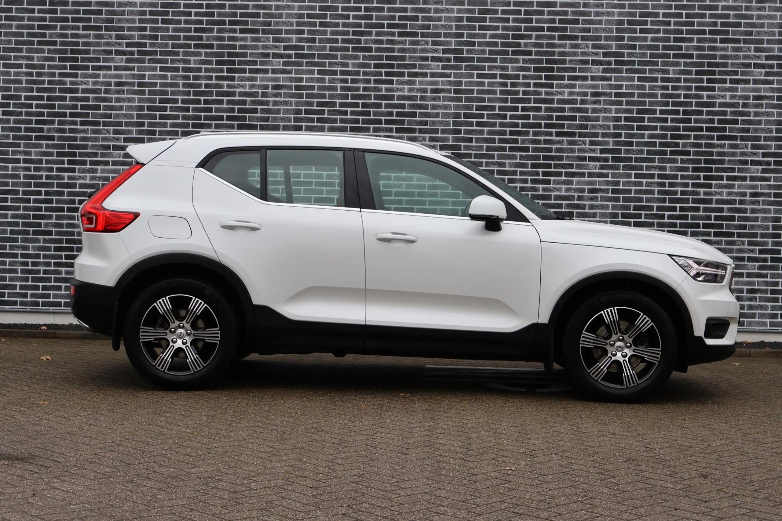 Volvo - XC40