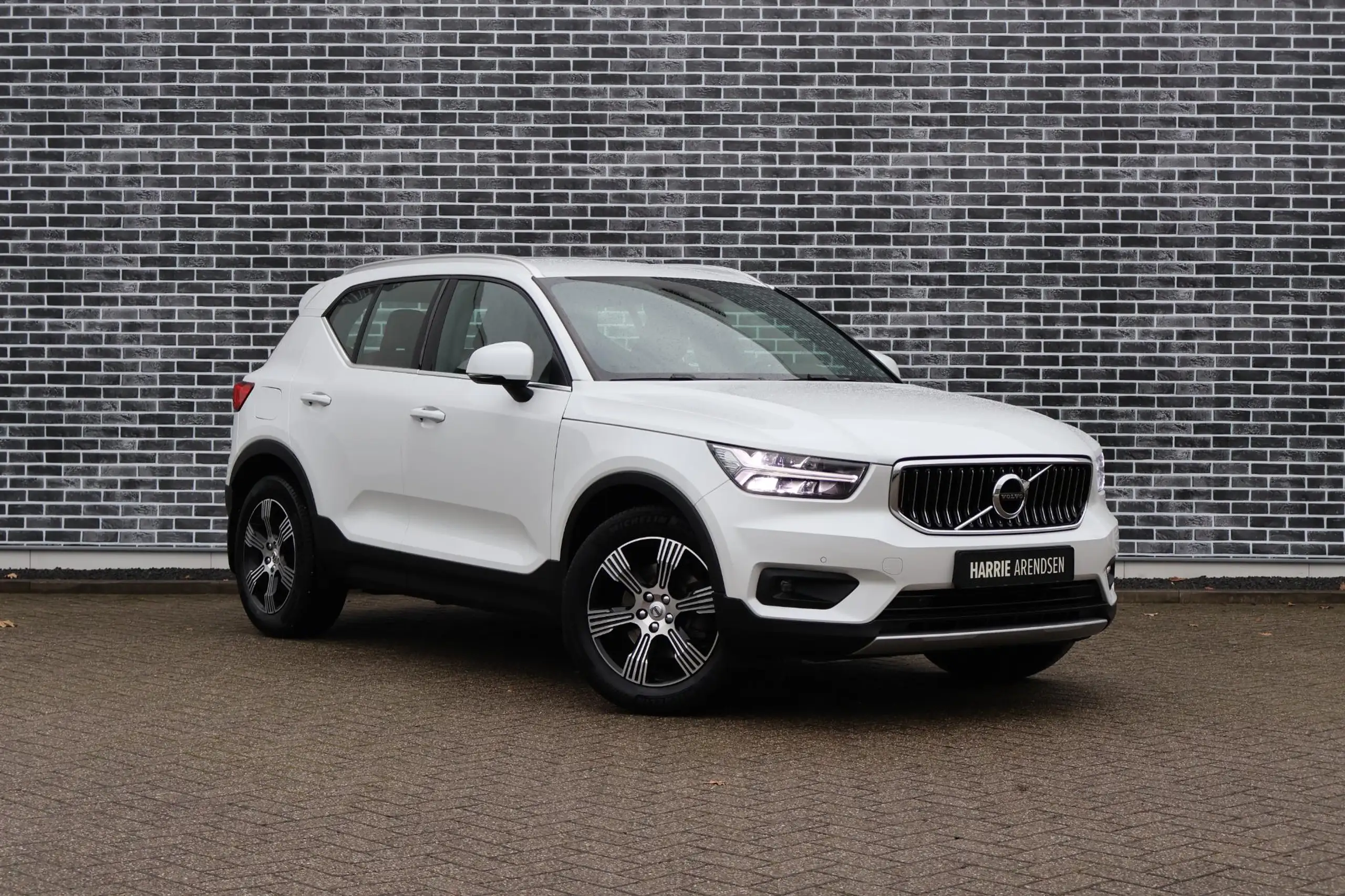 Volvo - XC40