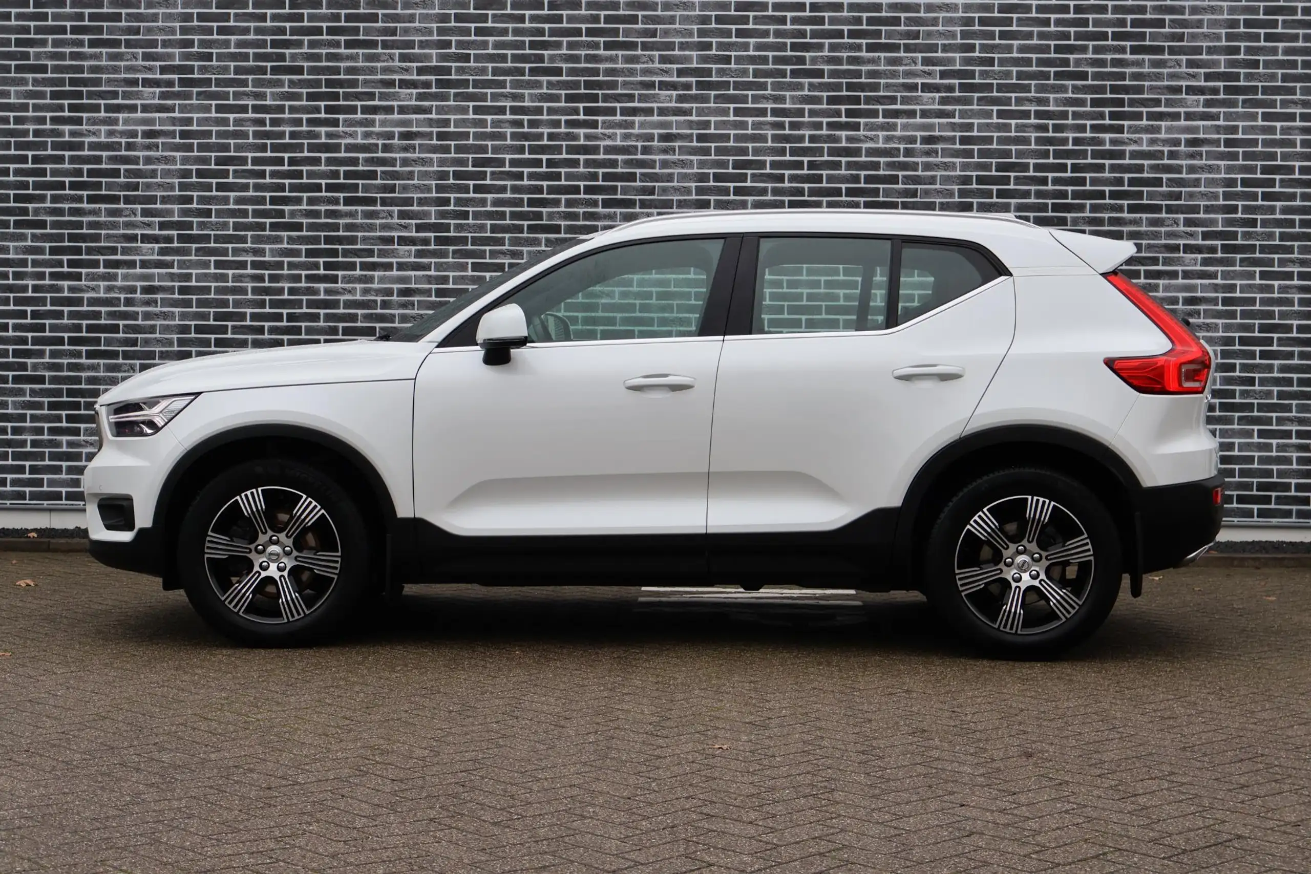 Volvo - XC40