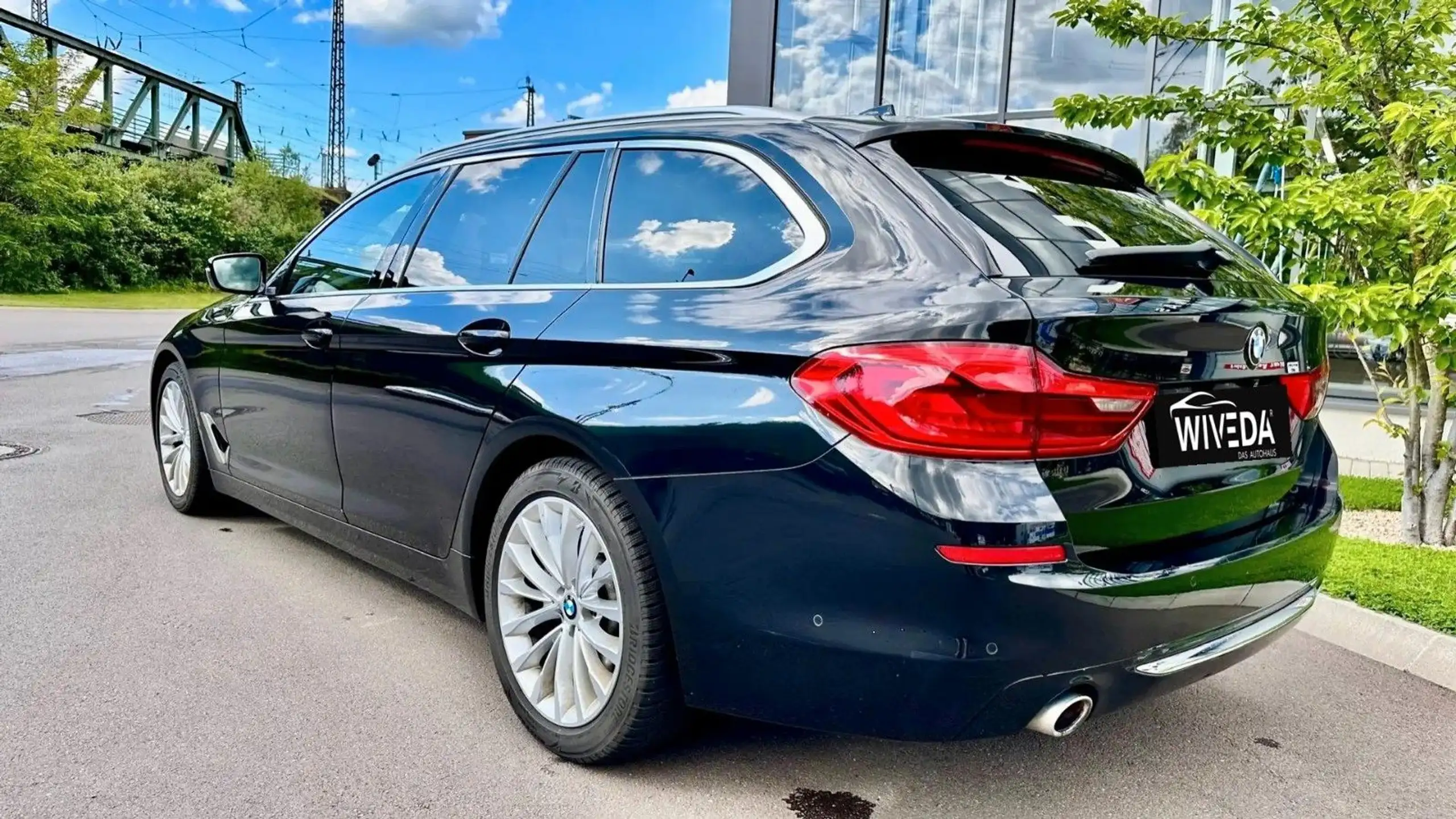 BMW - 525