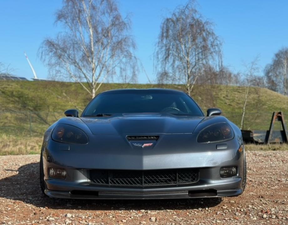 Chevrolet - Corvette