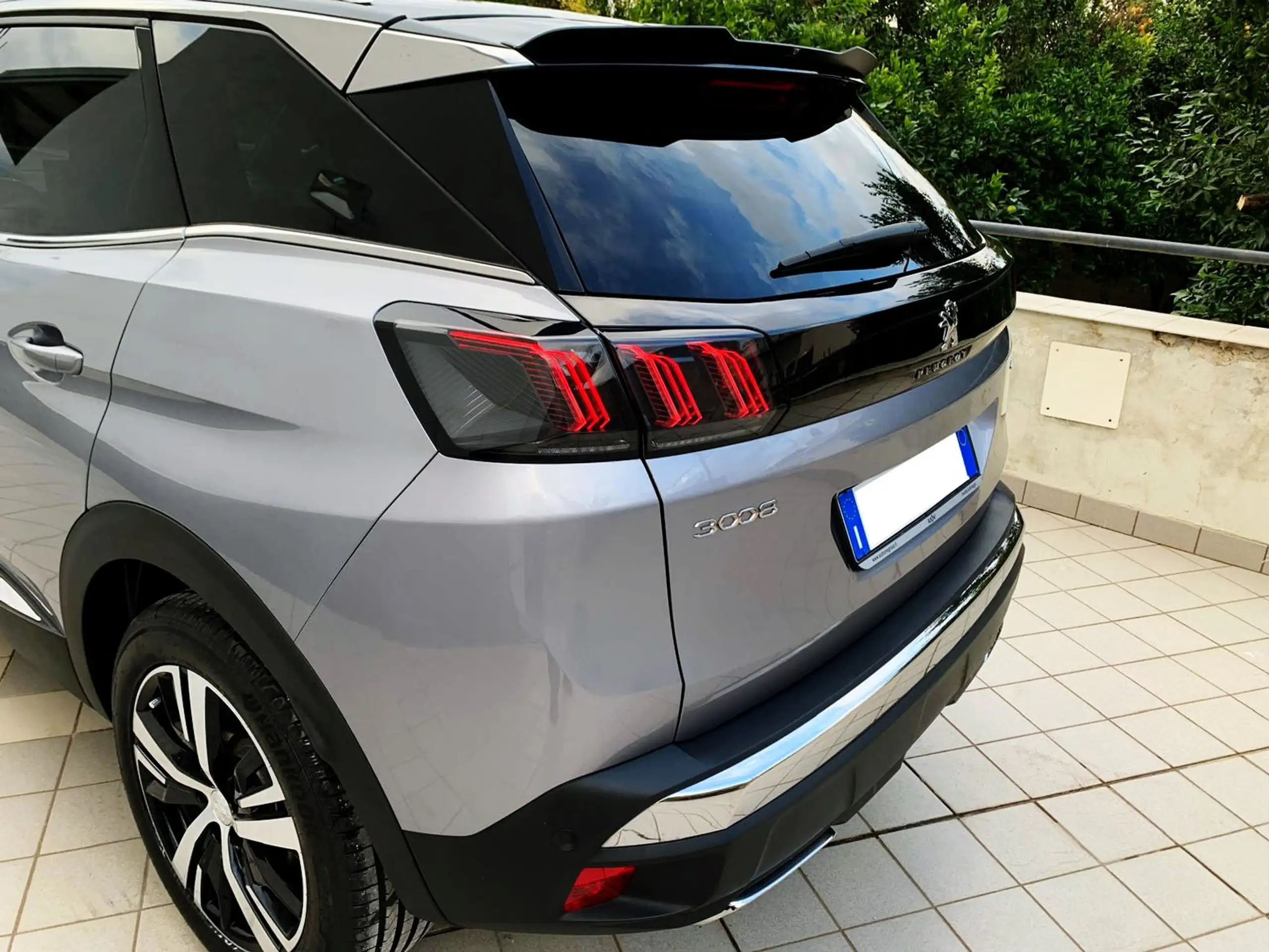 Peugeot - 3008