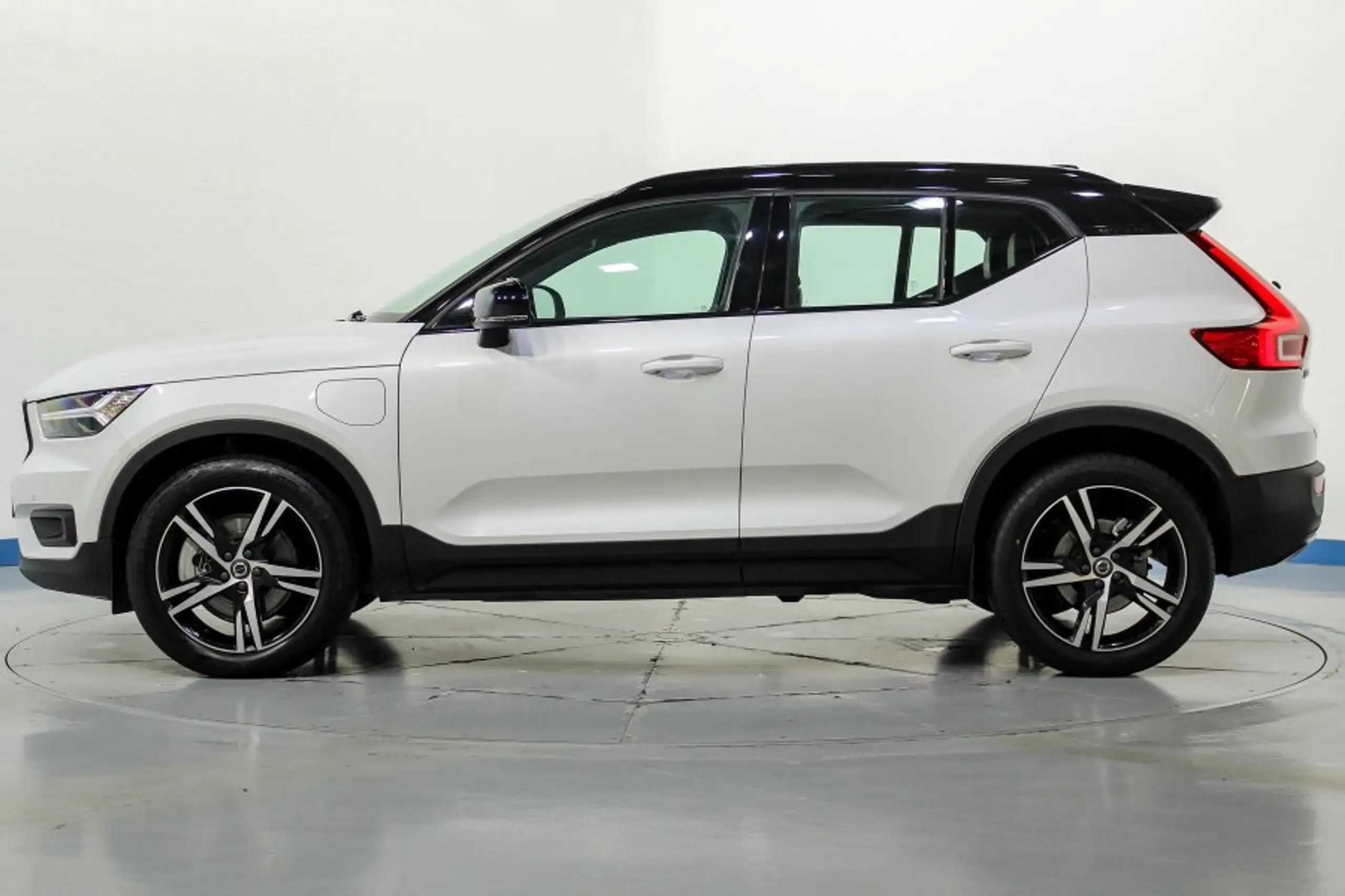 Volvo - XC40