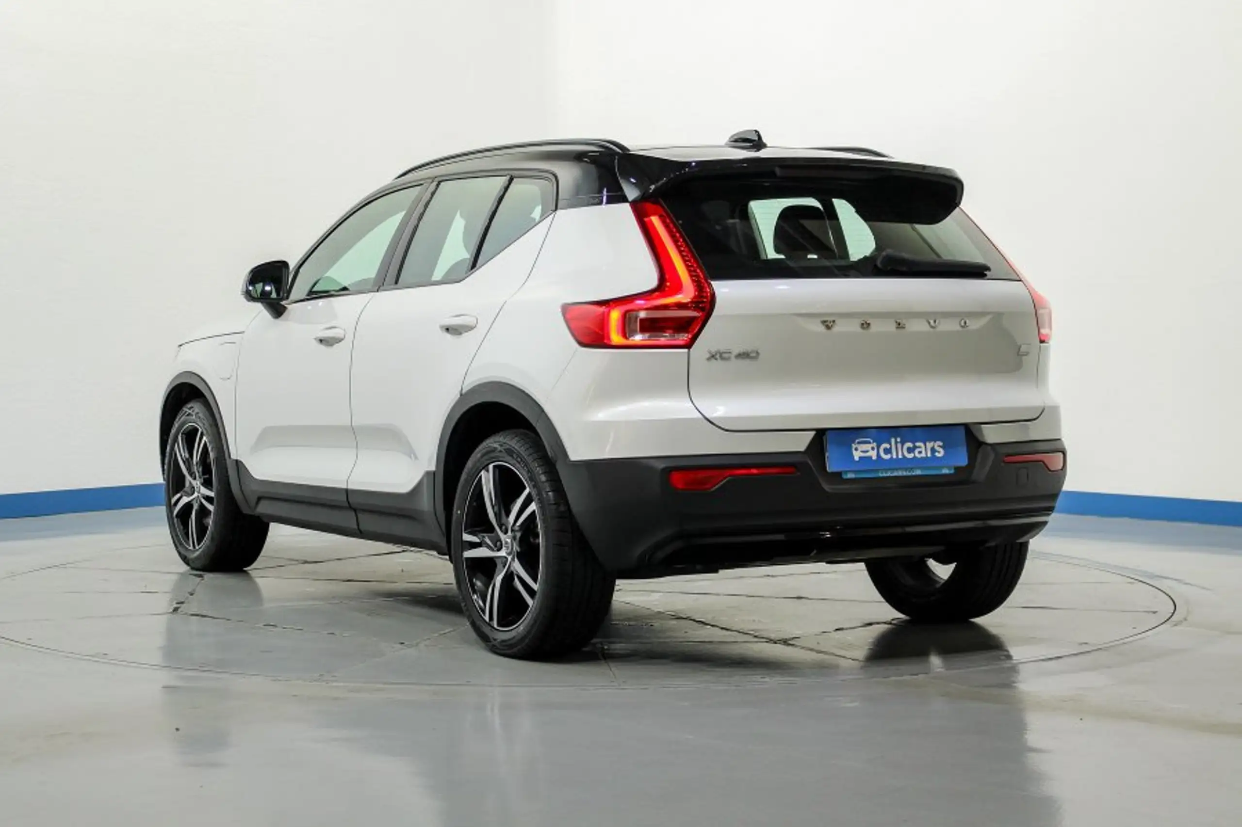 Volvo - XC40