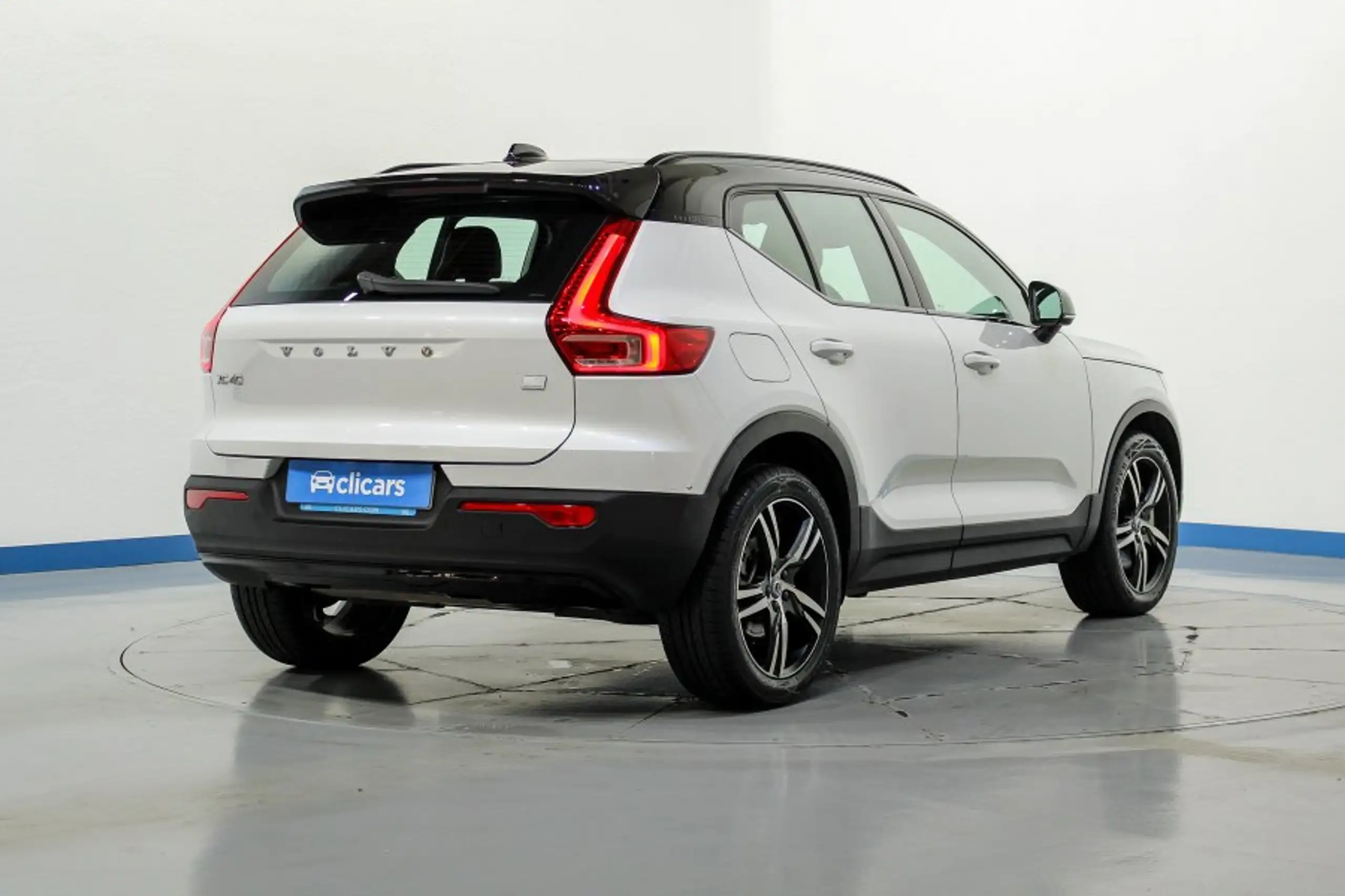 Volvo - XC40