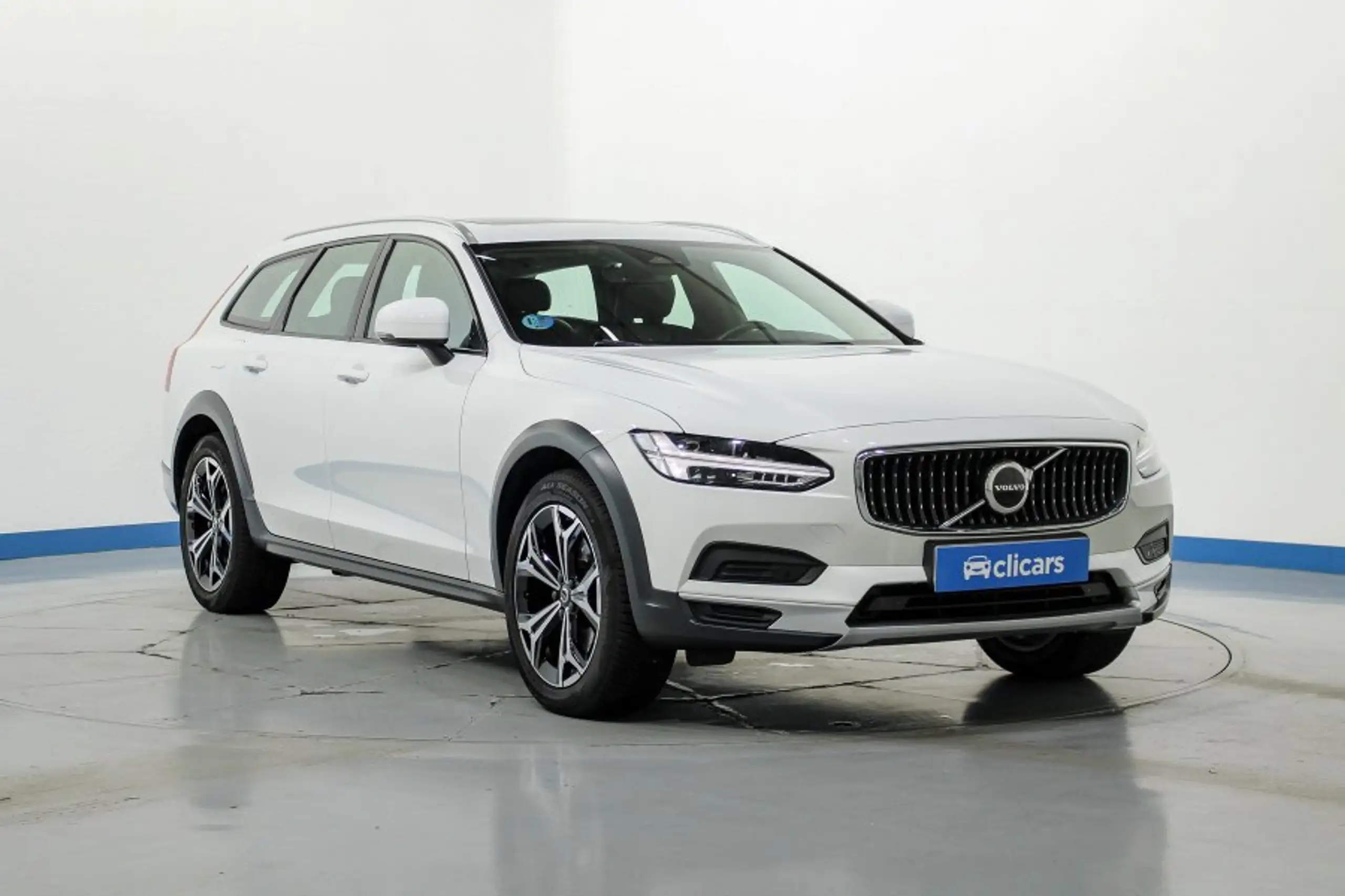 Volvo - V90 Cross Country