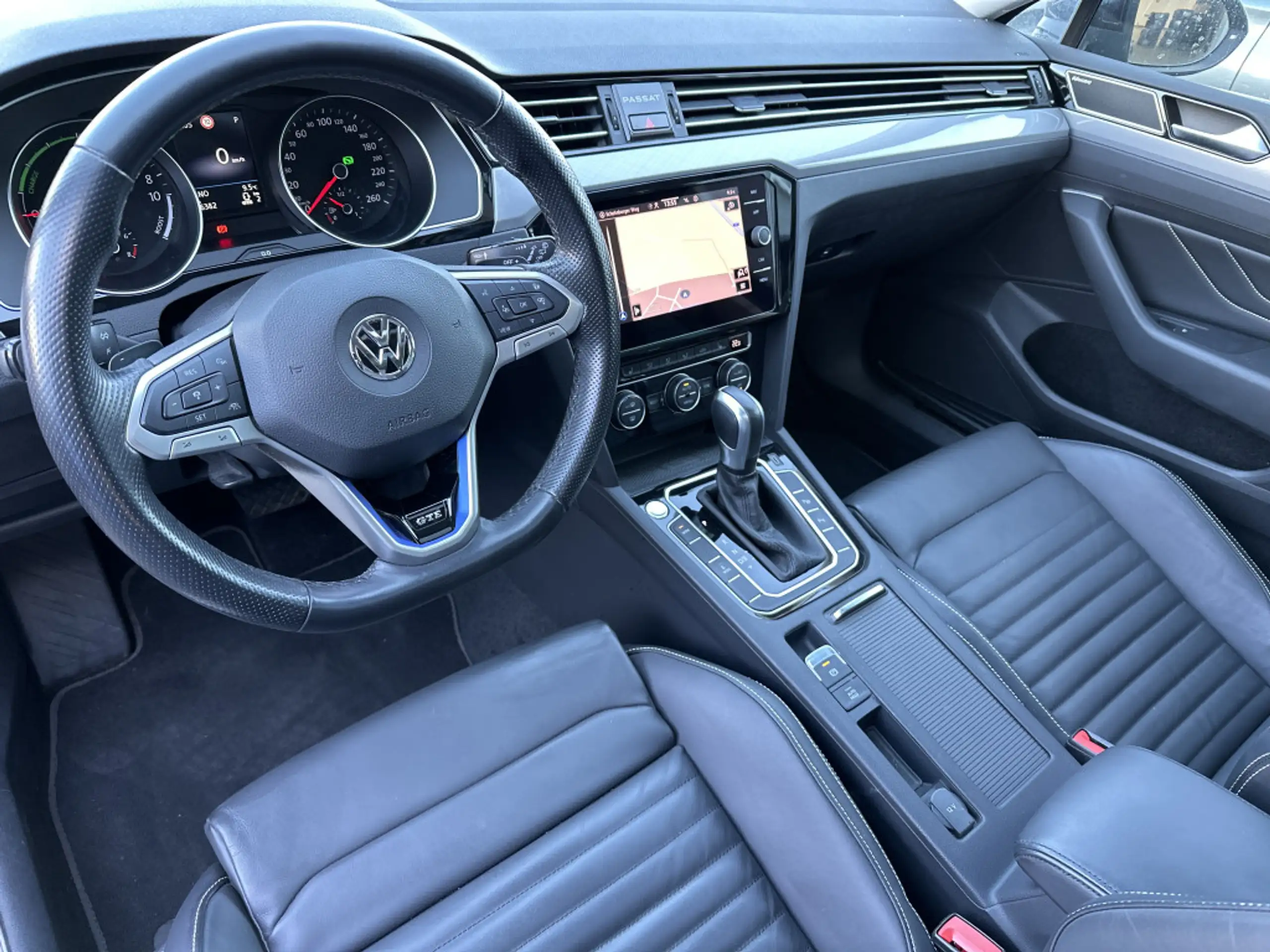 Volkswagen - Passat