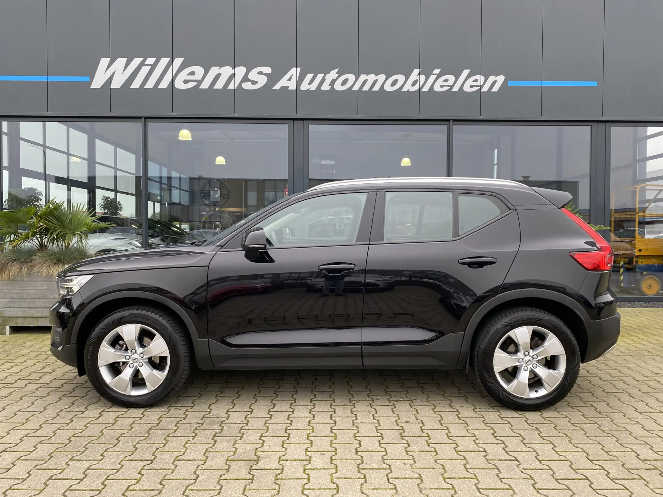 Volvo - XC40