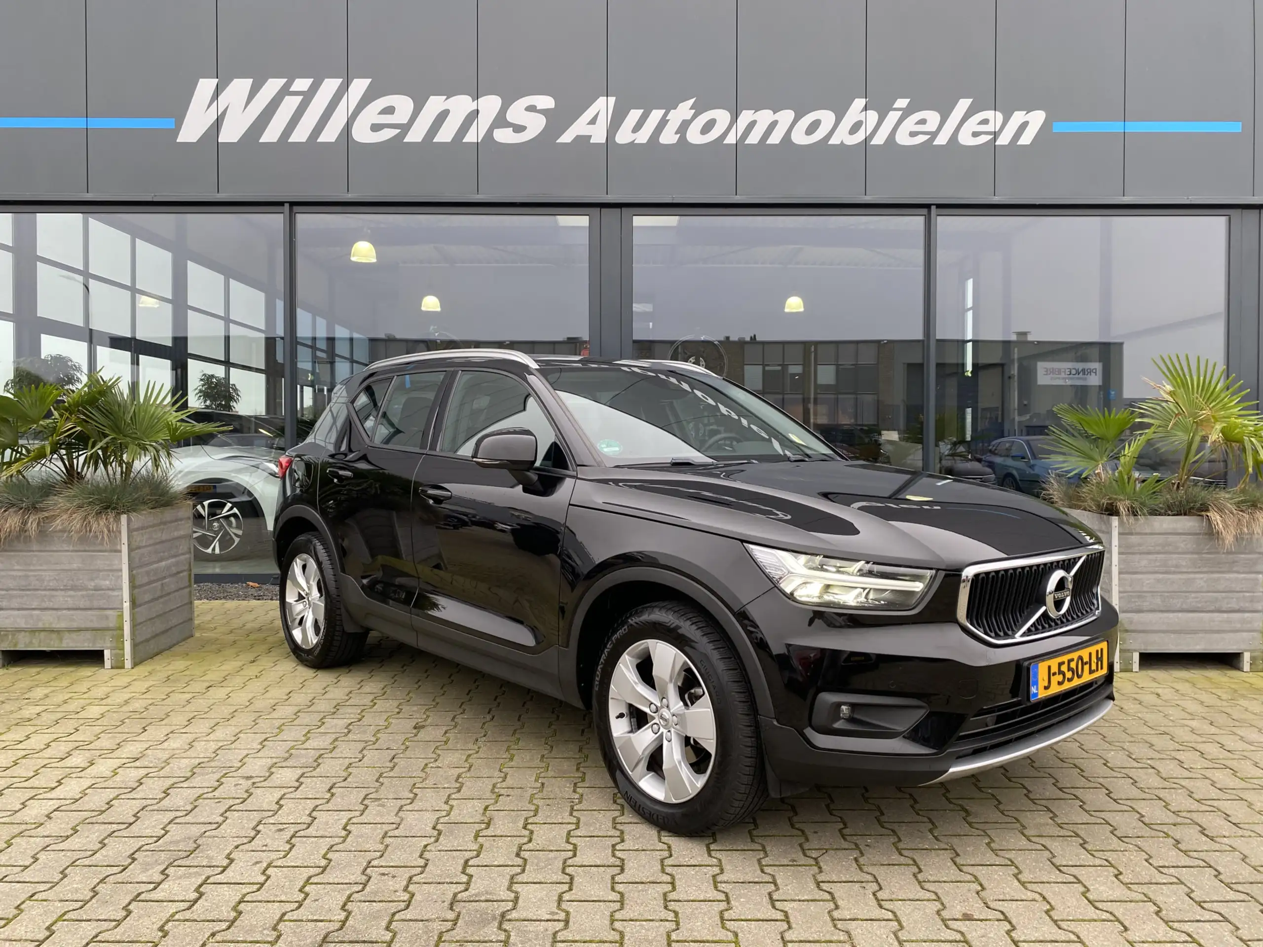 Volvo - XC40