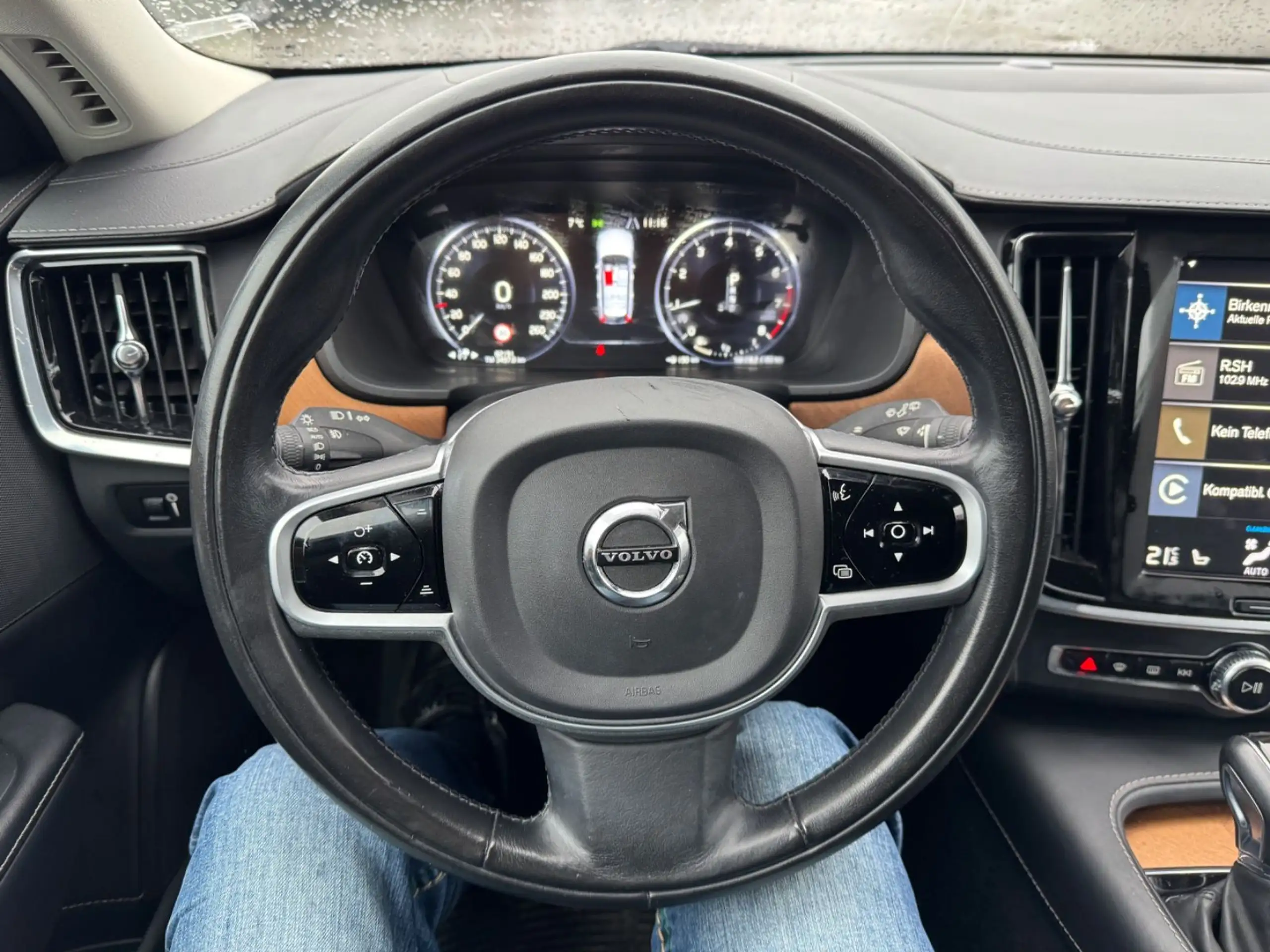 Volvo - V90