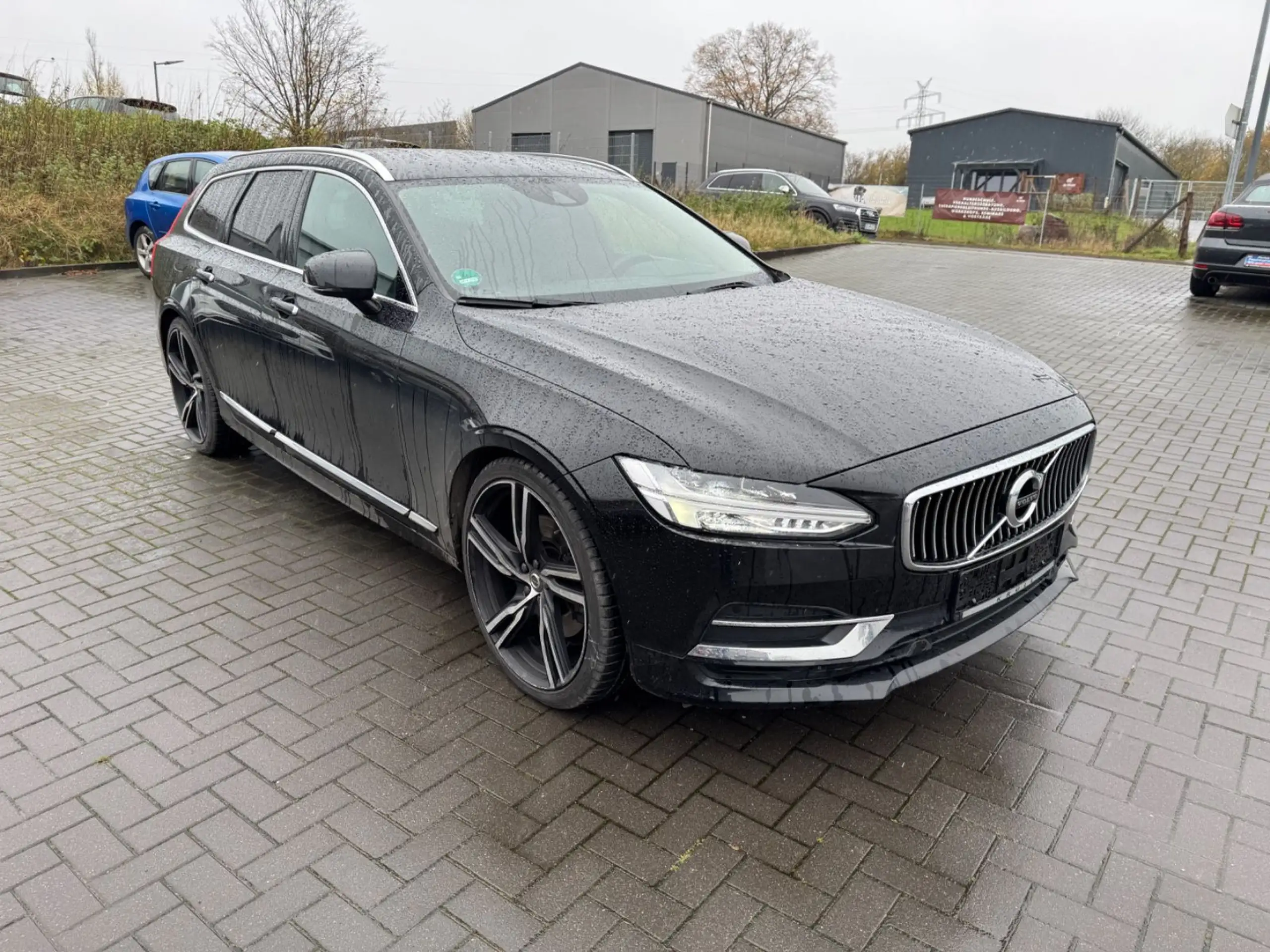 Volvo - V90