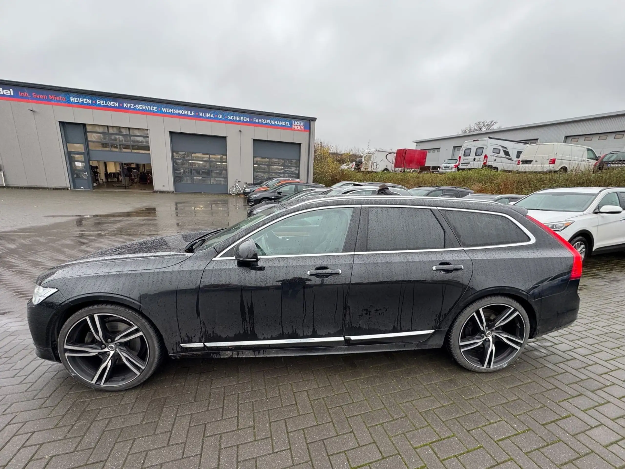 Volvo - V90