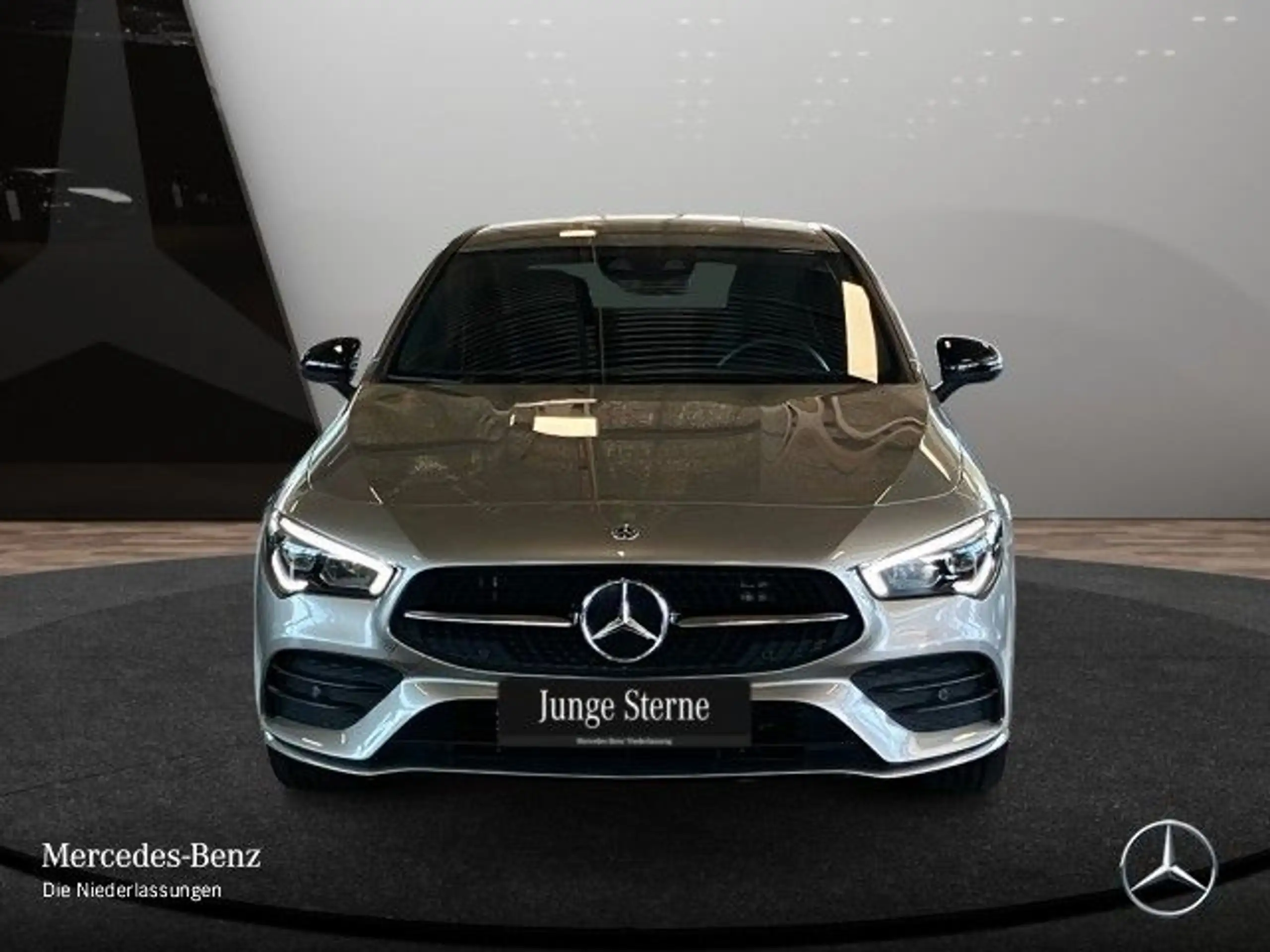 Mercedes-Benz - CLA 250