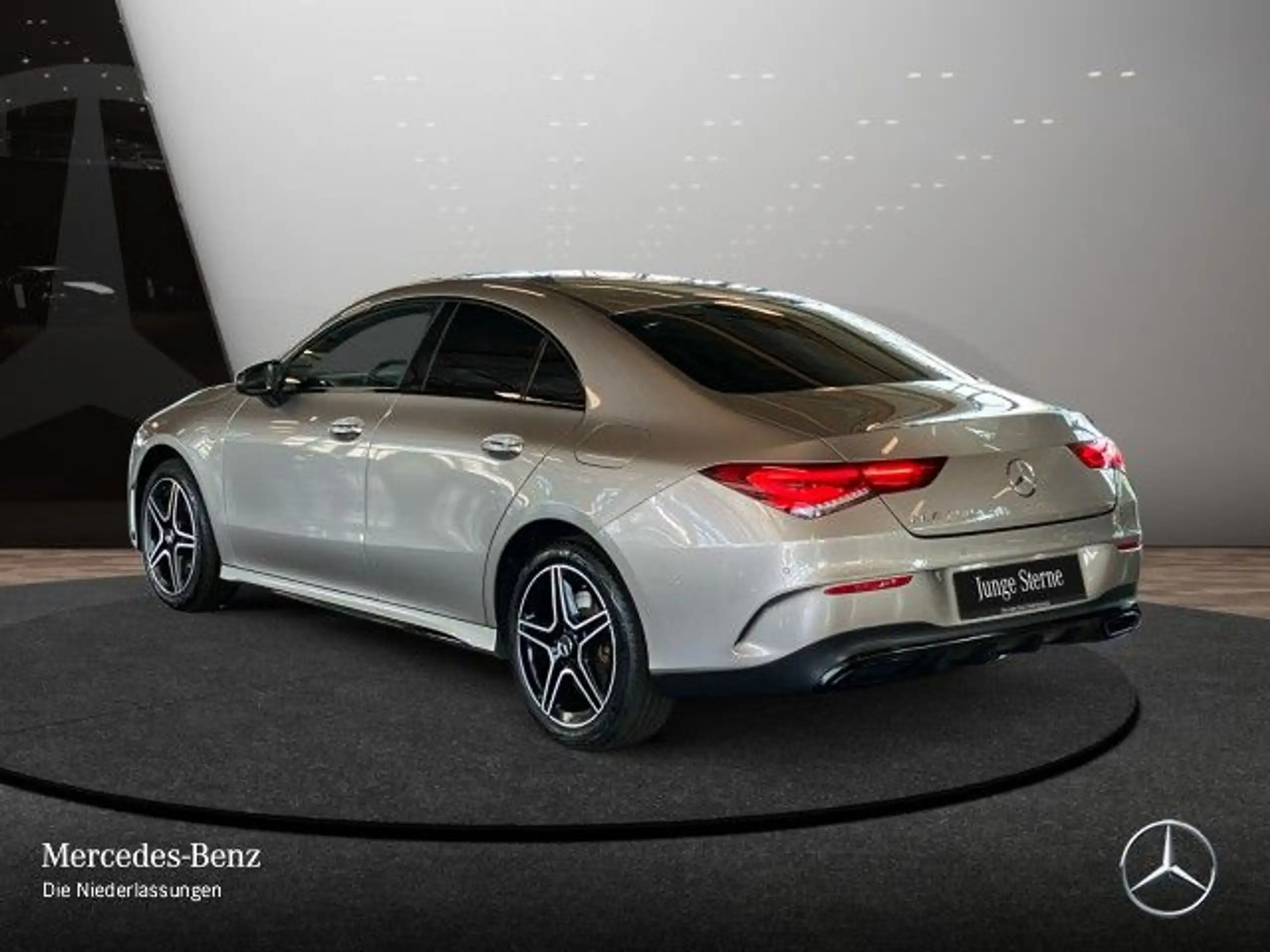 Mercedes-Benz - CLA 250