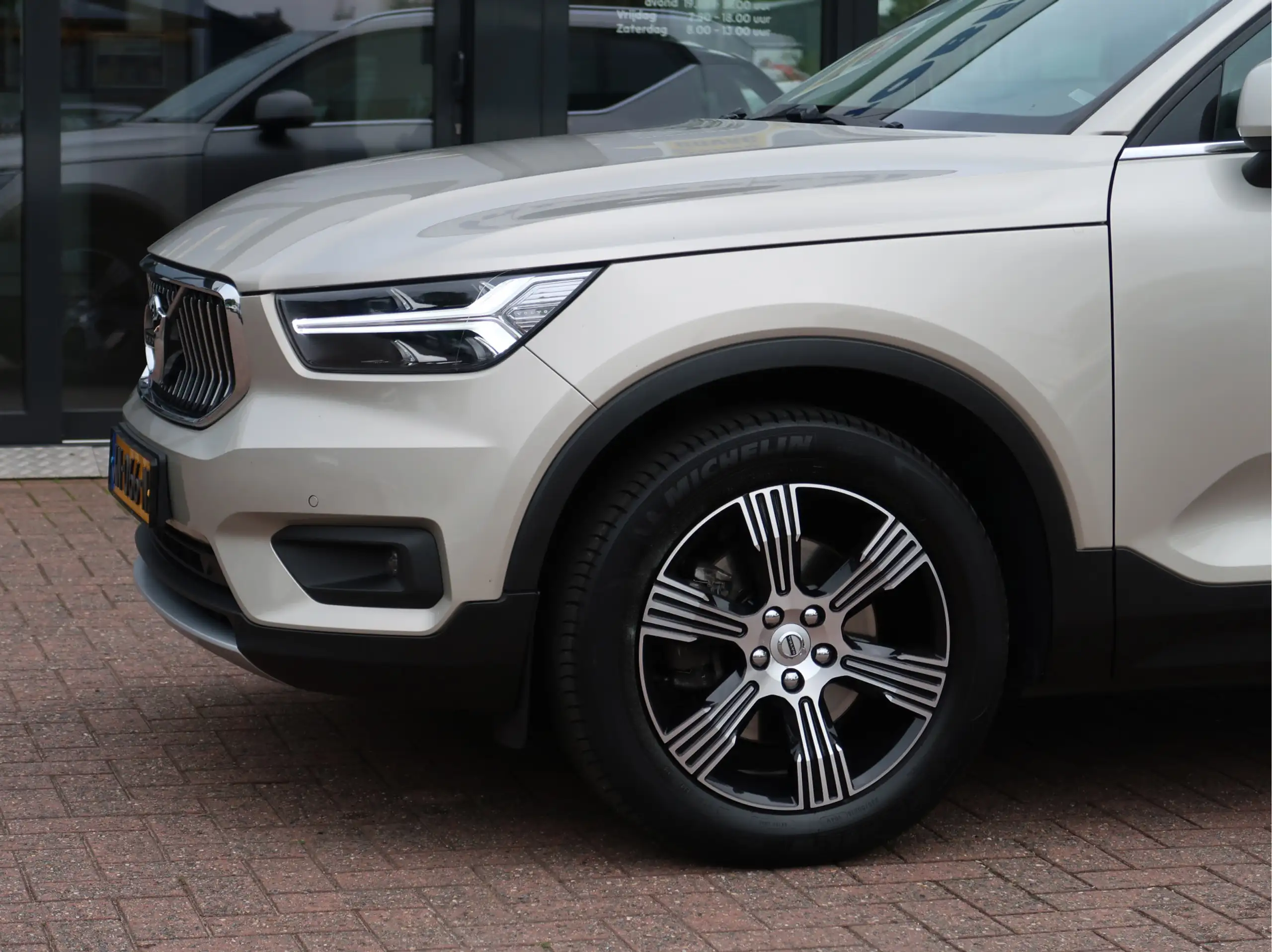 Volvo - XC40