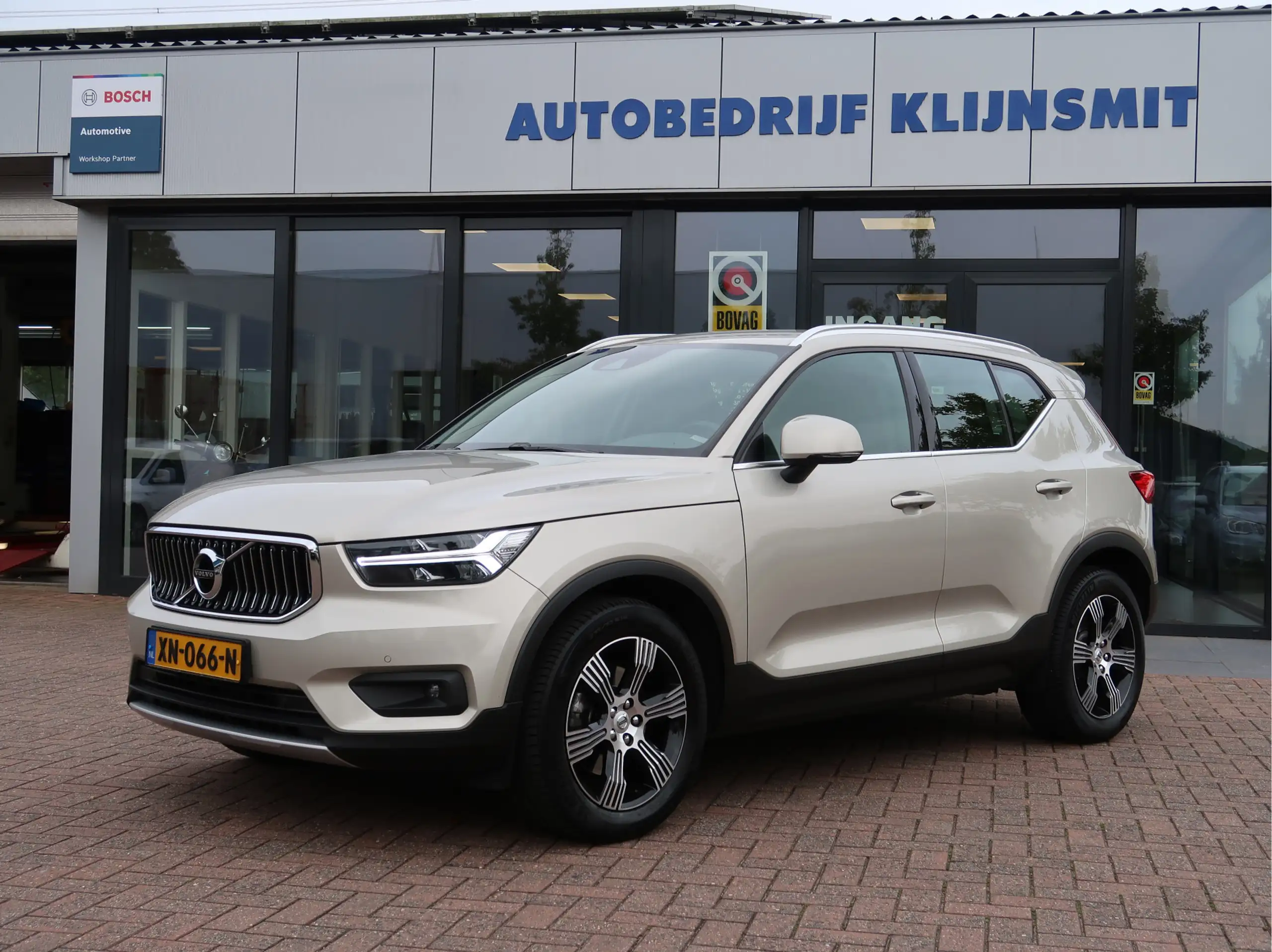 Volvo - XC40