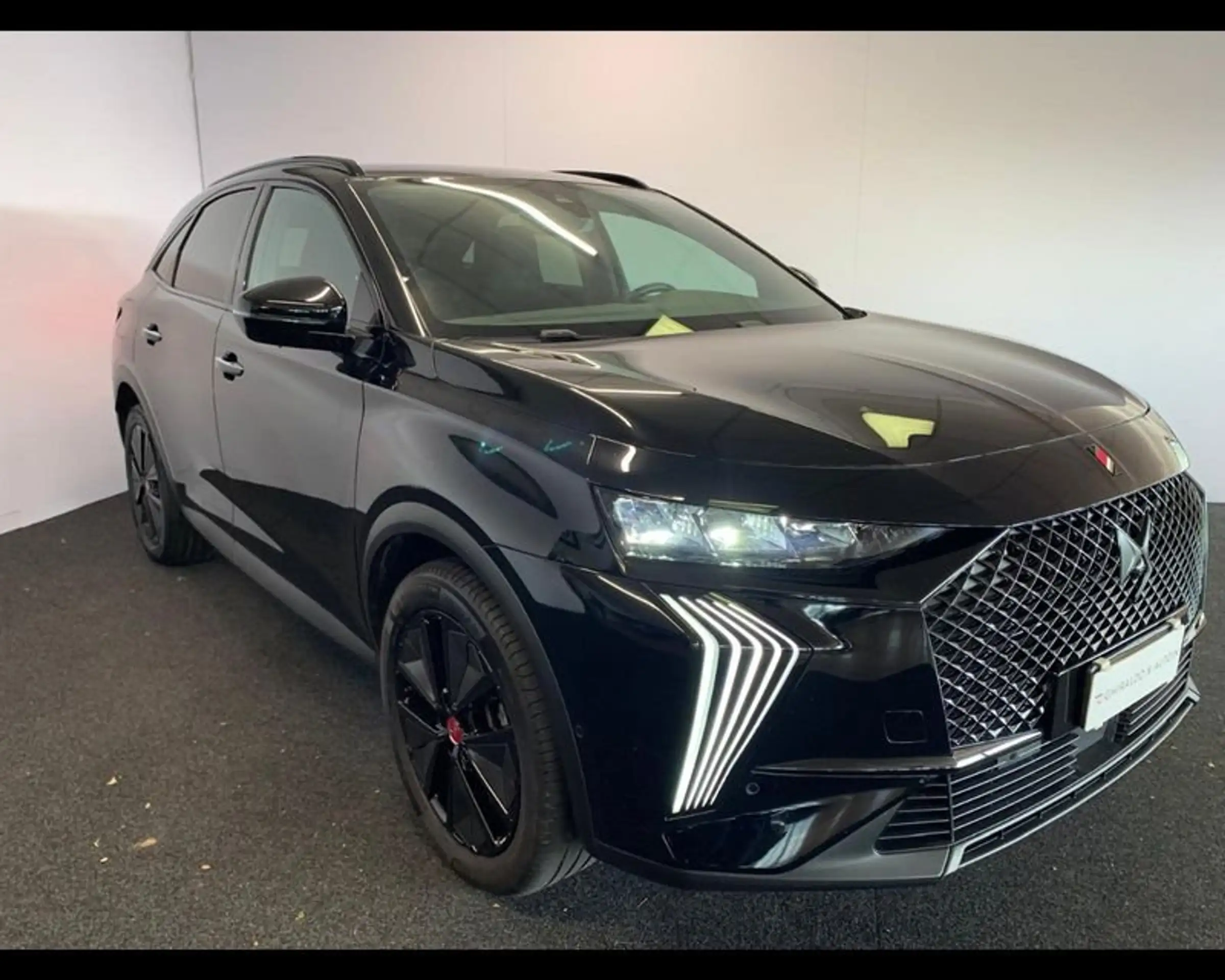 DS Automobiles - DS 7 Crossback