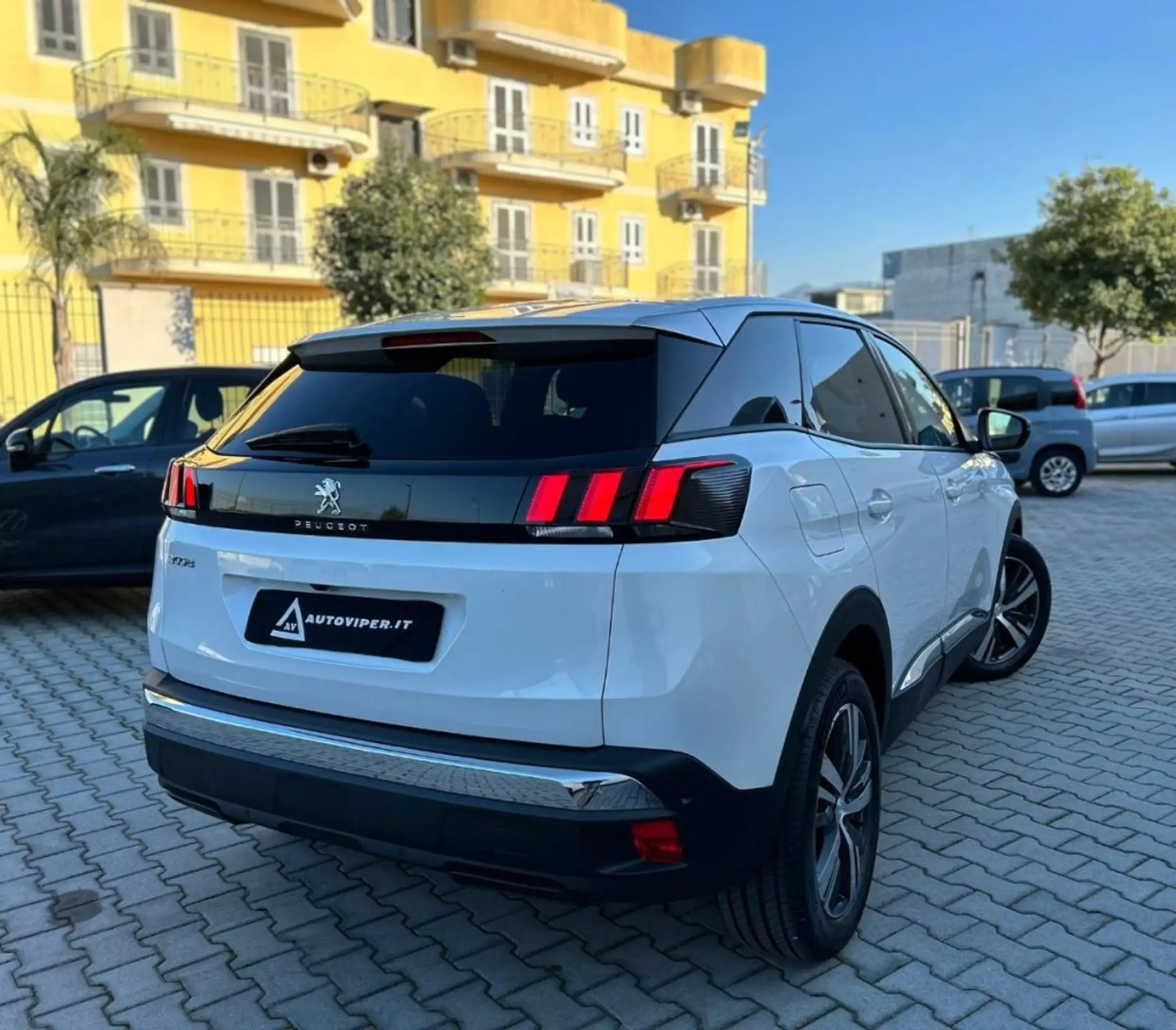 Peugeot - 3008