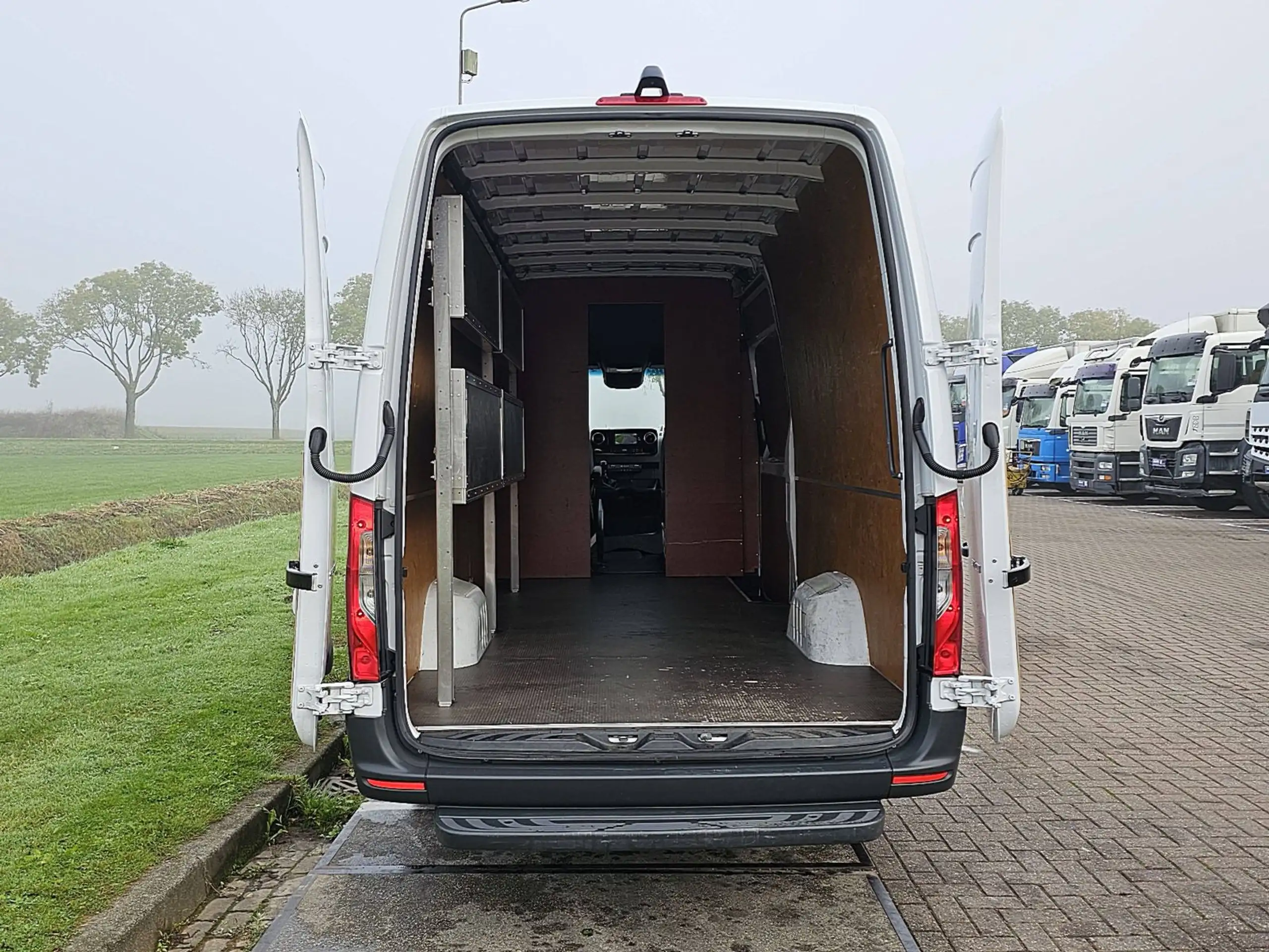 Mercedes-Benz - Sprinter