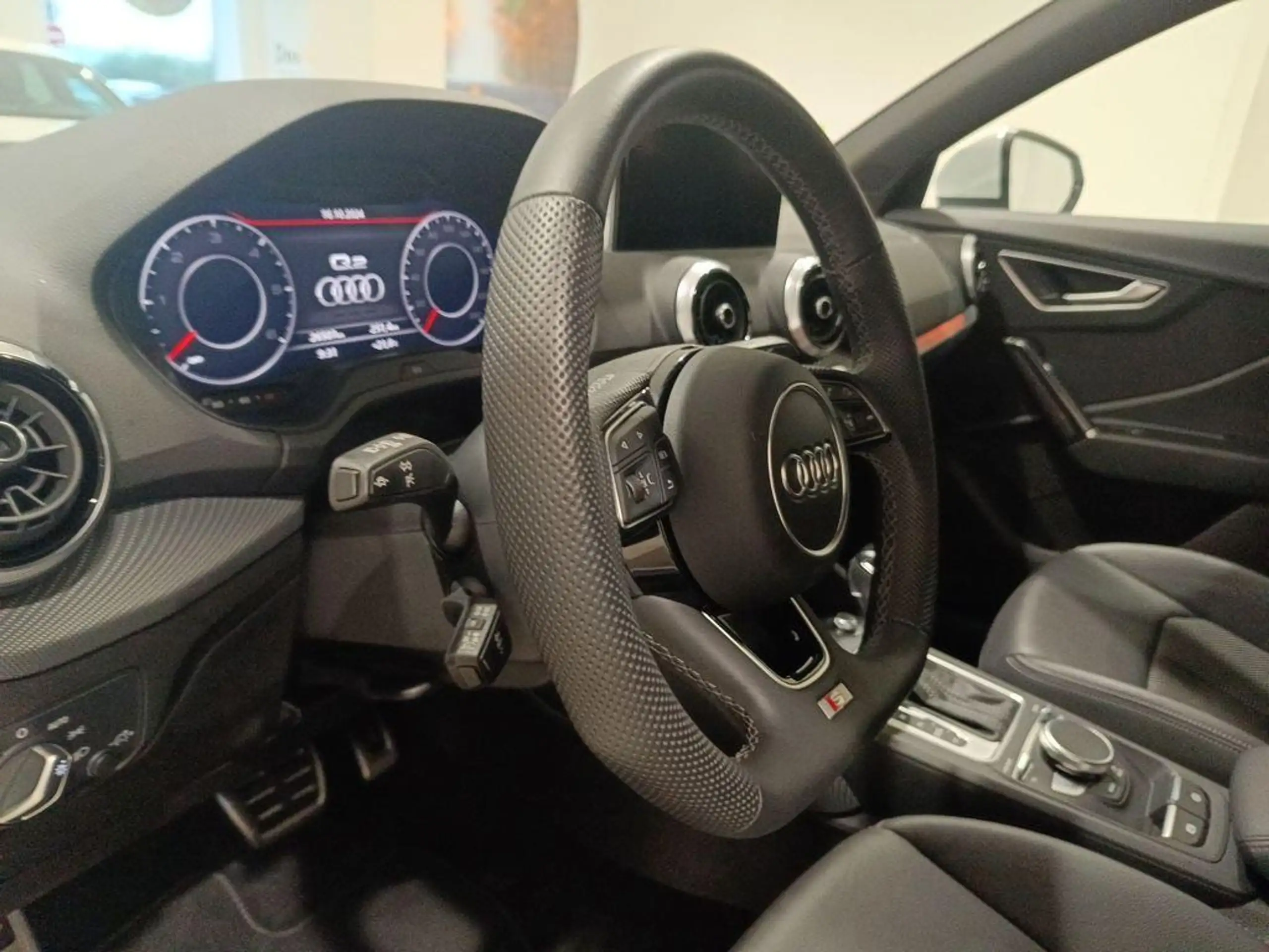 Audi - Q2