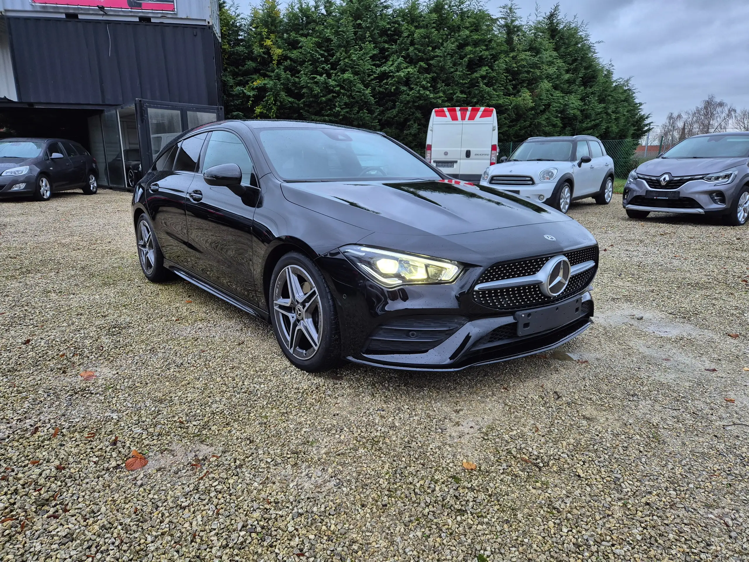 Mercedes-Benz - CLA 180