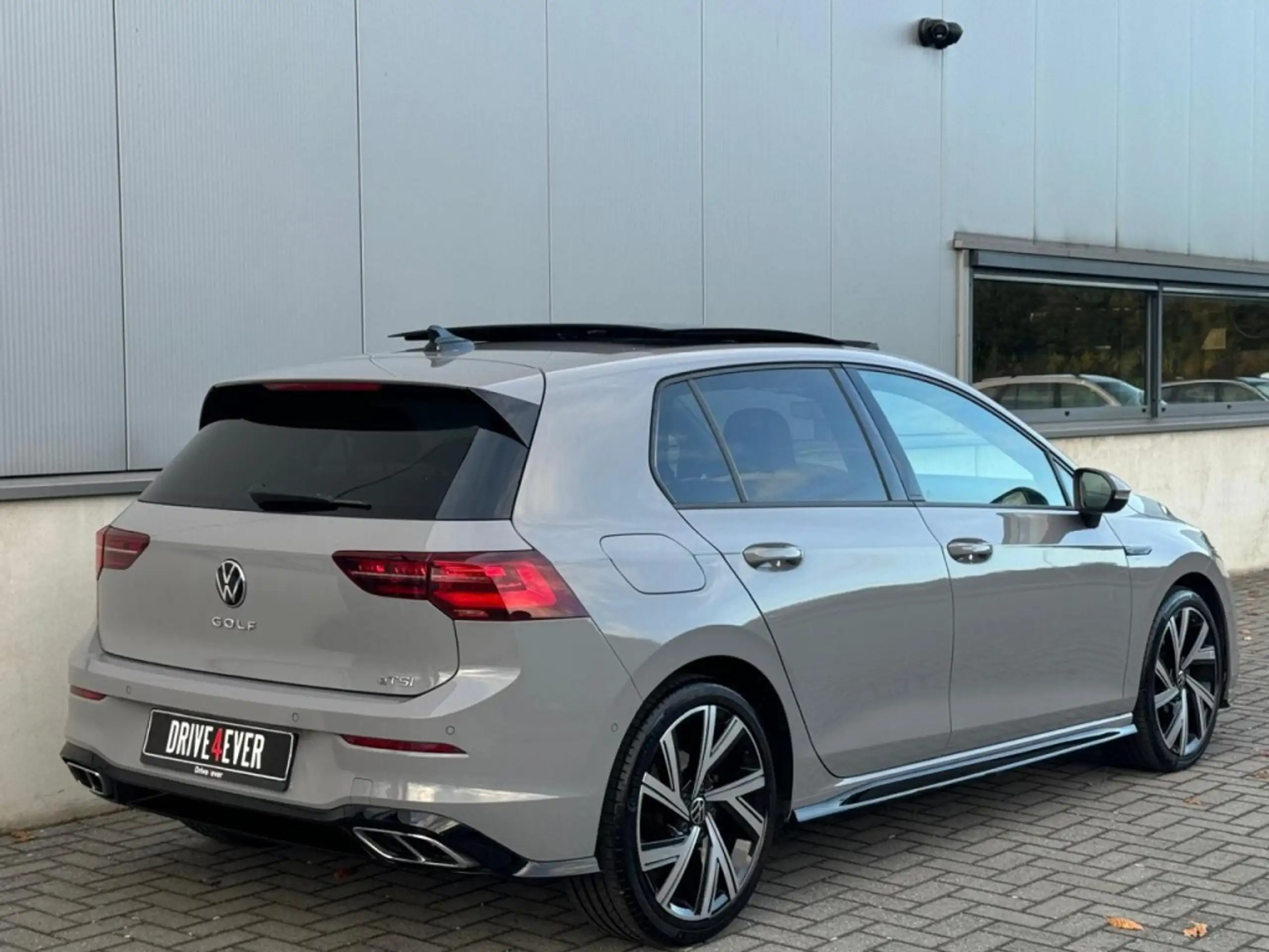 Volkswagen - Golf