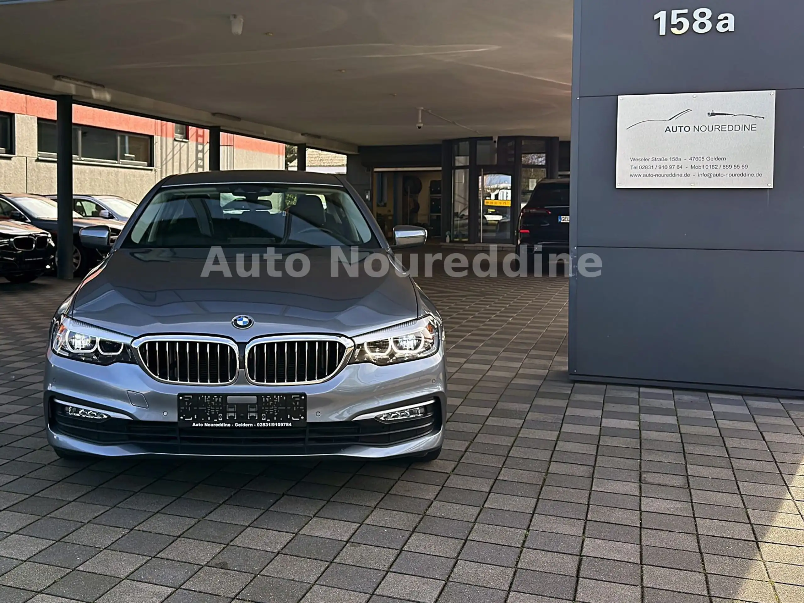 BMW - 525